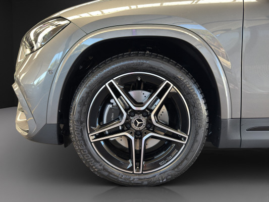 MERCEDES-BENZ GLA 200 Night Star 7G-D-image-6