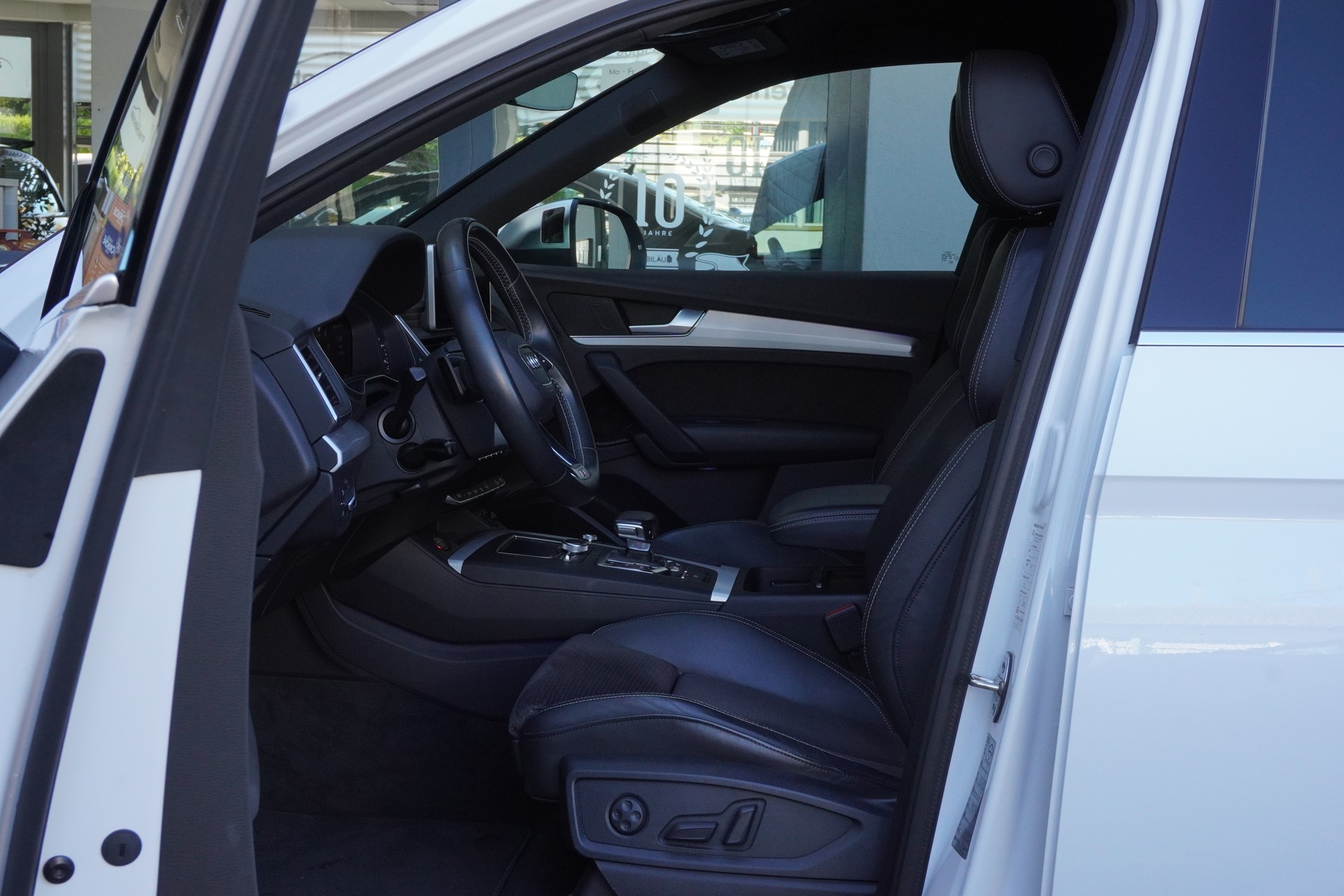 AUDI SQ5 3.0 TFSI quattro S-tronic-image-8