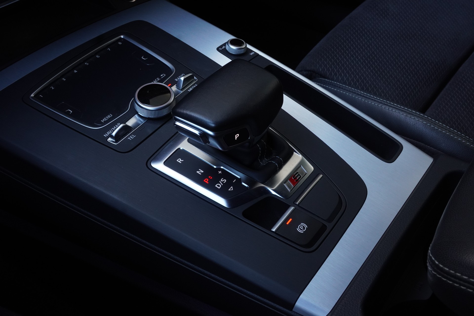 AUDI SQ5 3.0 TFSI quattro S-tronic-image-13