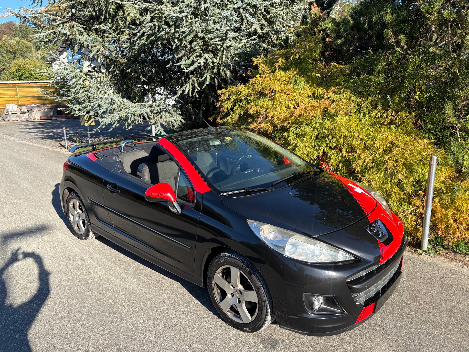 PEUGEOT 207 CC 1.6 16V Turbo Swiss Edition-image-6