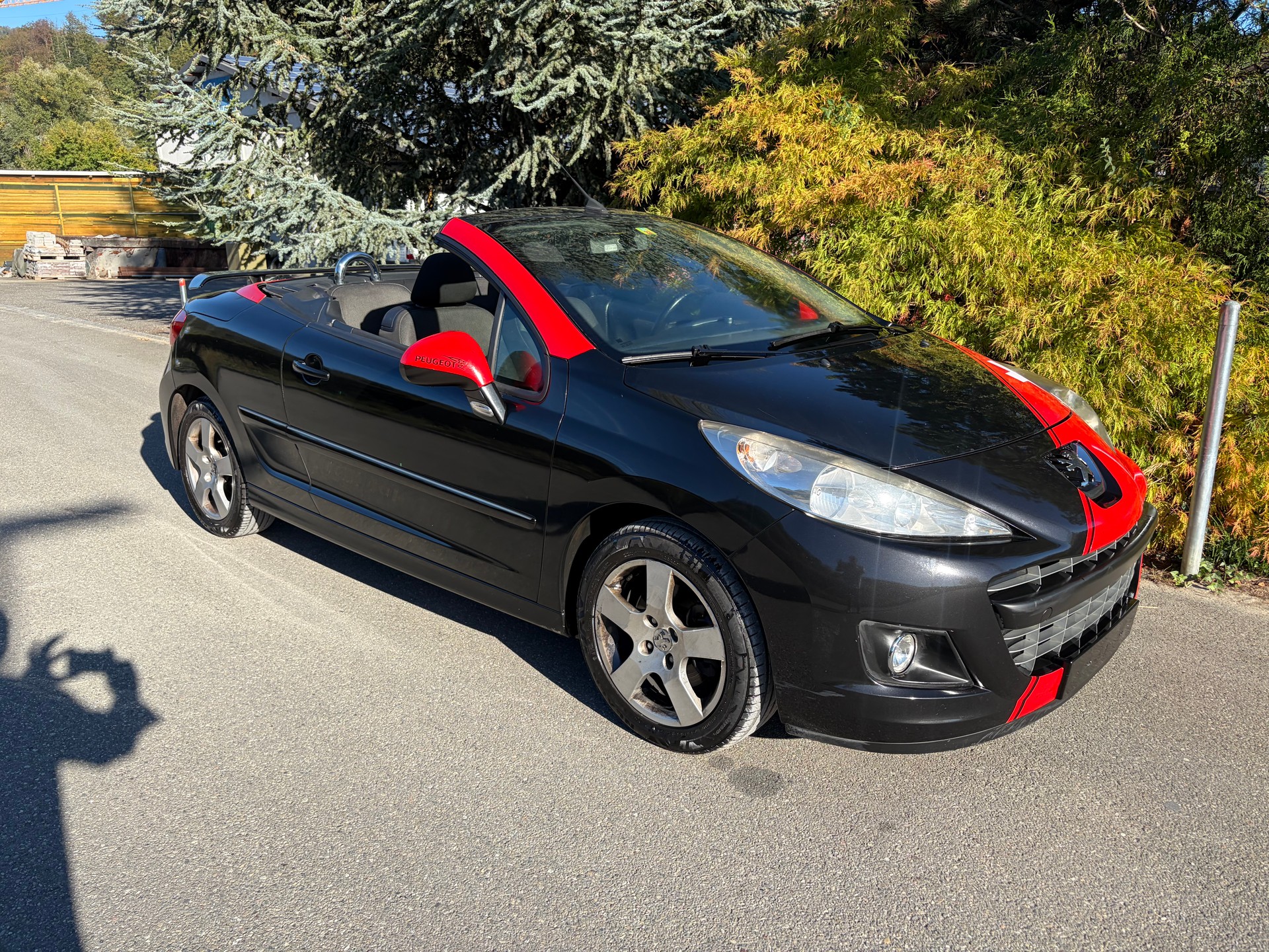 PEUGEOT 207 CC 1.6 16V Turbo Swiss Edition-image-5