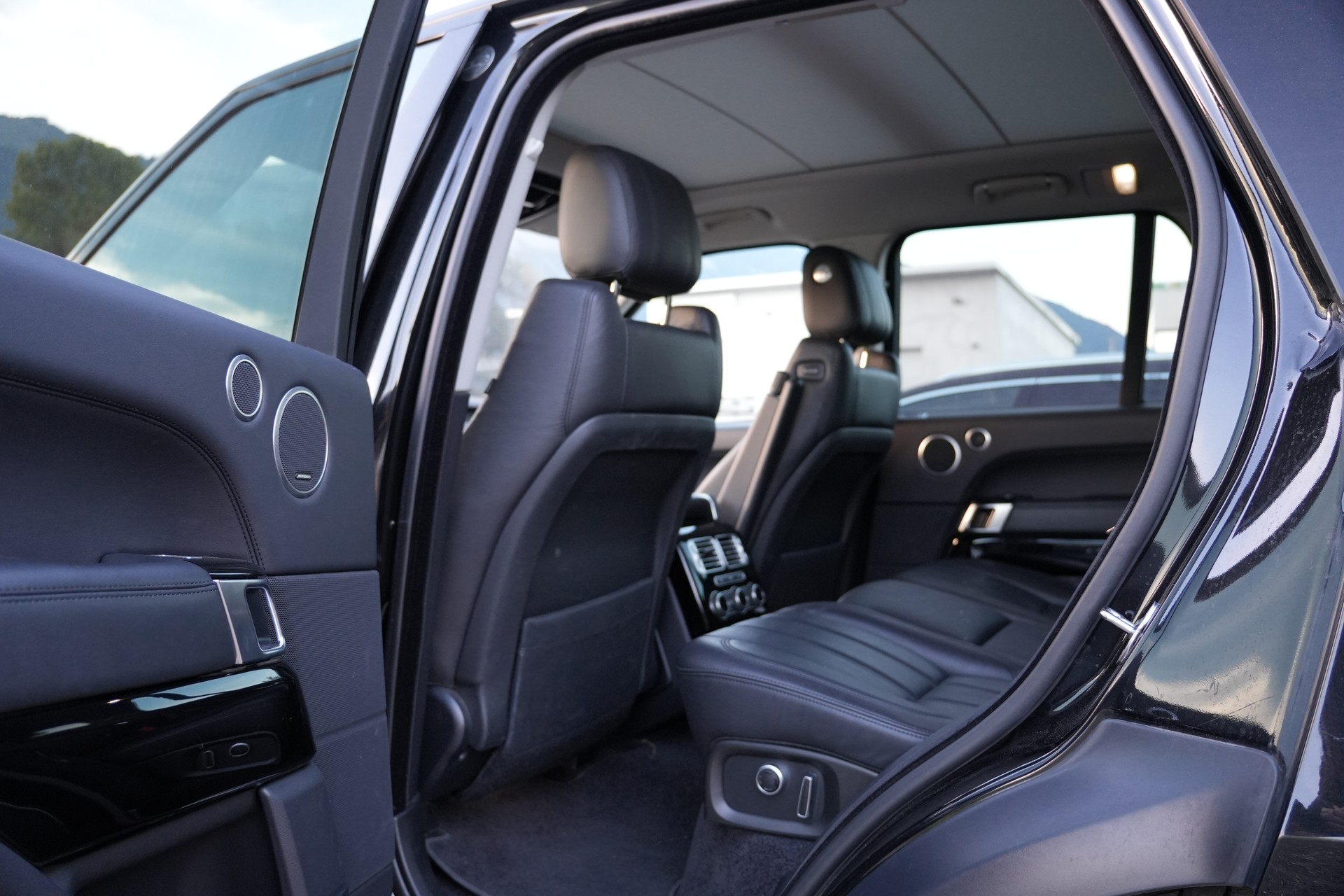 LAND ROVER Range Rover 3.0 TDV6 Vogue Automatic-image-5