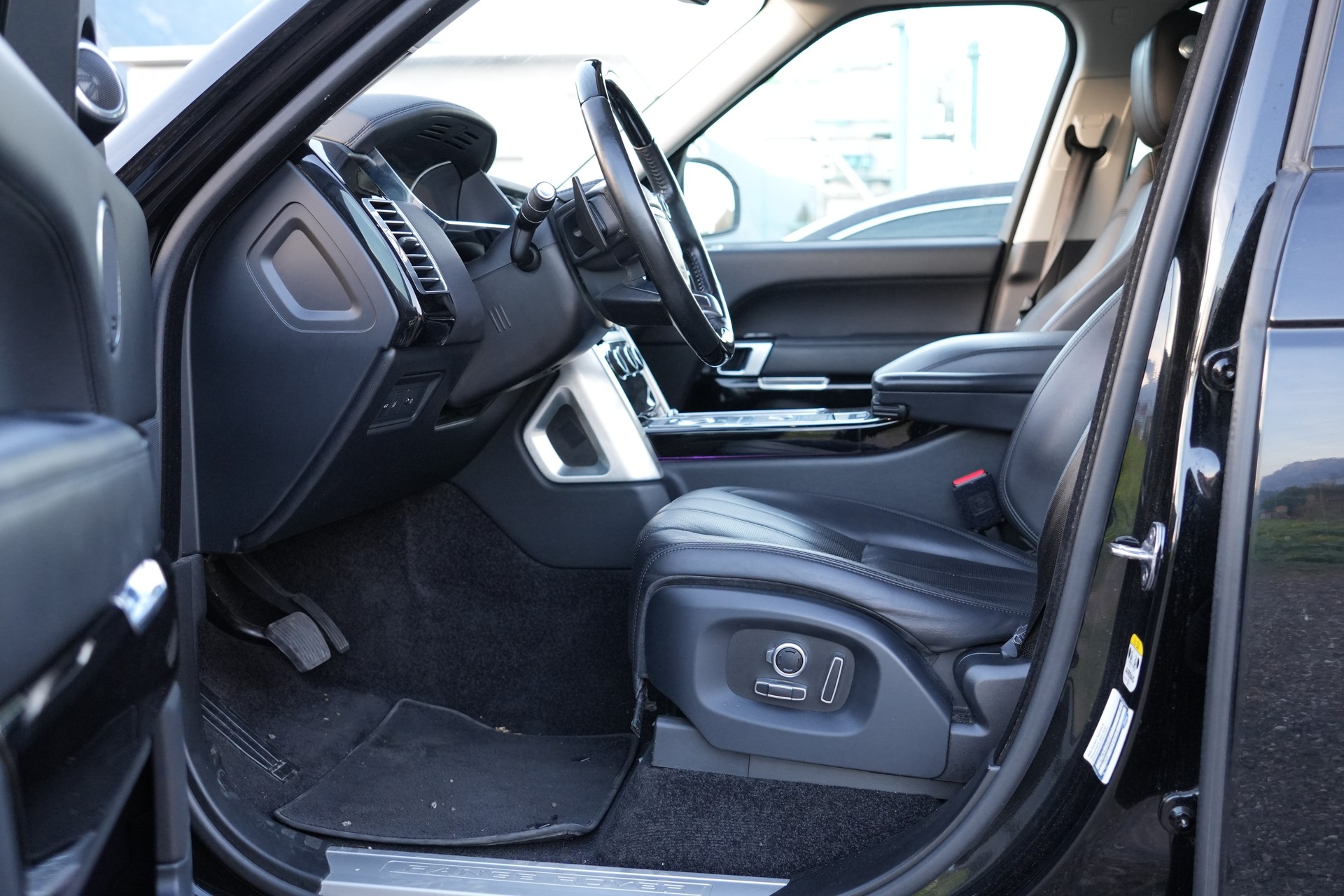 LAND ROVER Range Rover 3.0 TDV6 Vogue Automatic-image-4