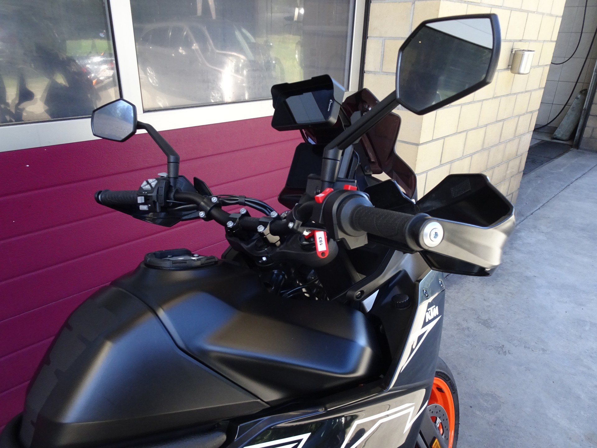 KTM 890 SMT-image-4