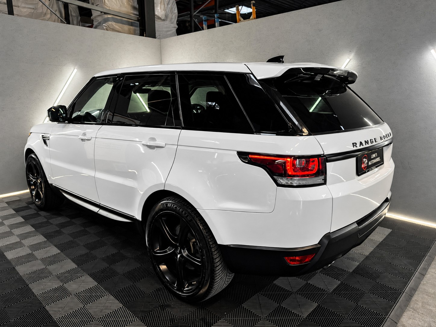 LAND ROVER Range Rover Sport 3.0 TDV6 HSE Dynamic Automatic-image-4