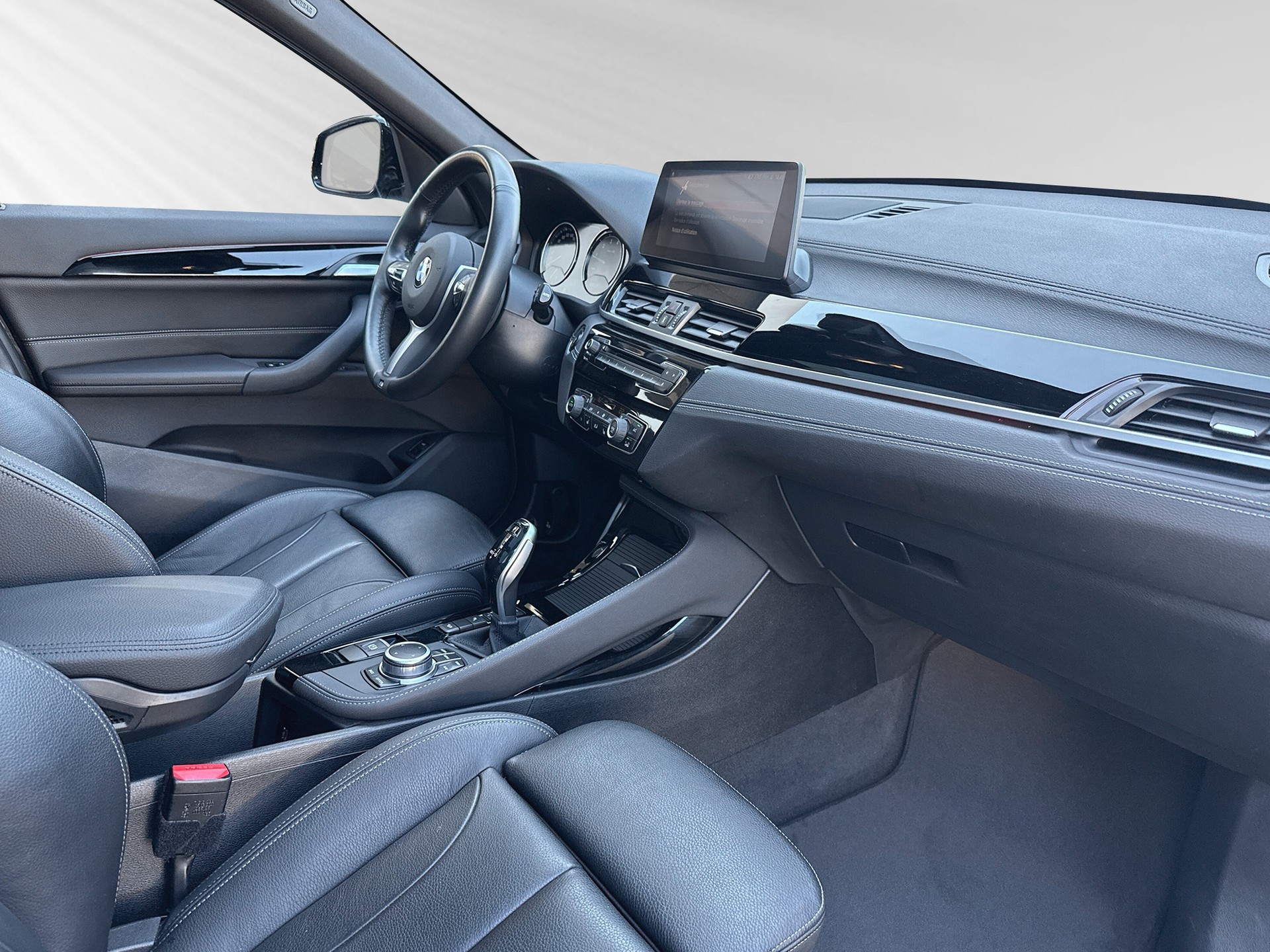 BMW X1 xDrive 25i M Sport Steptronic-image-4