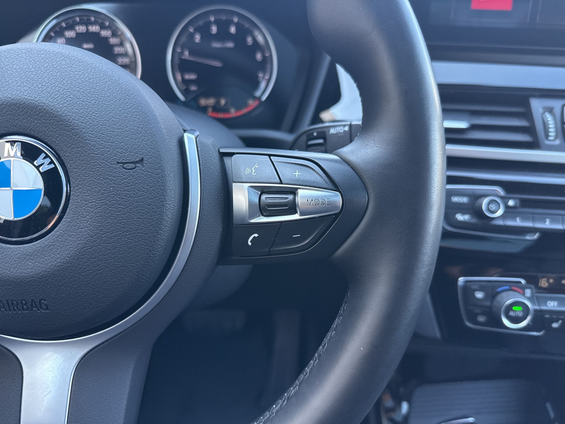 BMW X1 xDrive 25i M Sport Steptronic-image-15