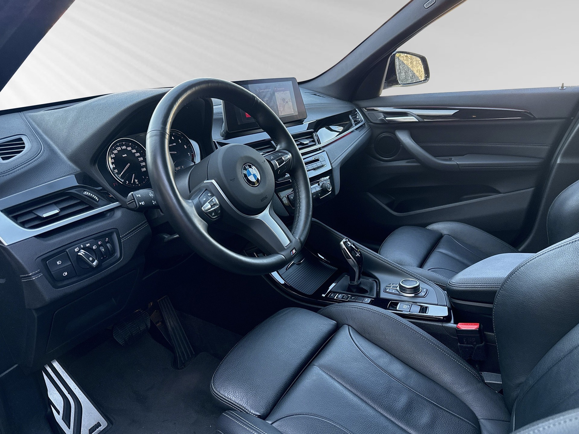 BMW X1 xDrive 25i M Sport Steptronic-image-3