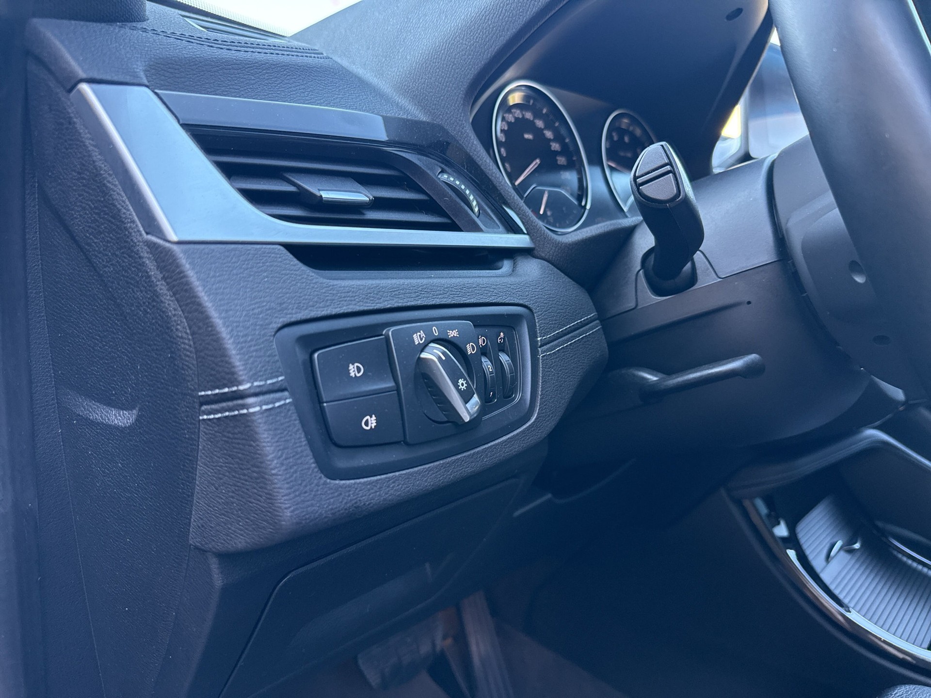BMW X1 xDrive 25i M Sport Steptronic-image-19