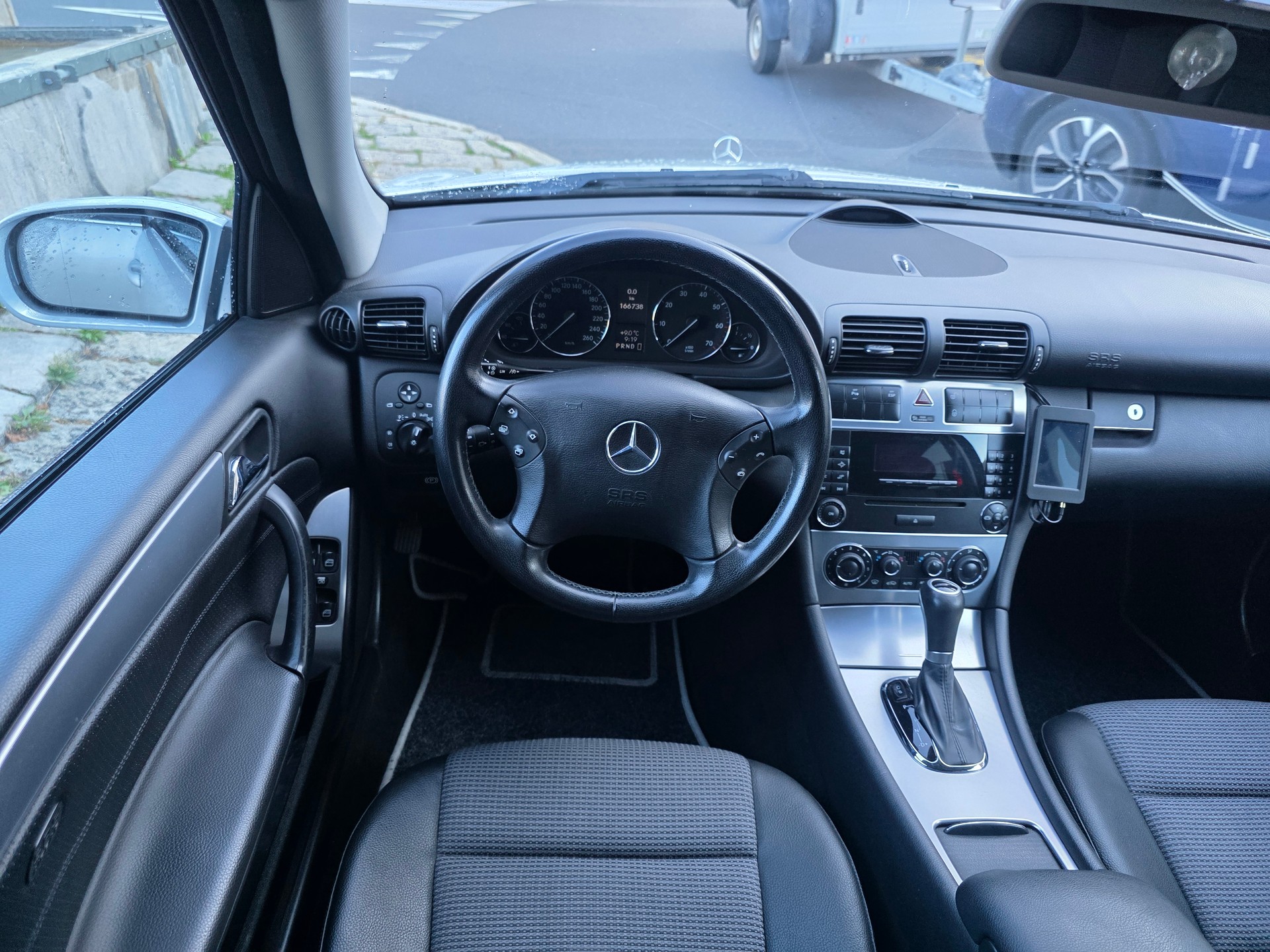 MERCEDES-BENZ C 240 Avantgarde-image-7