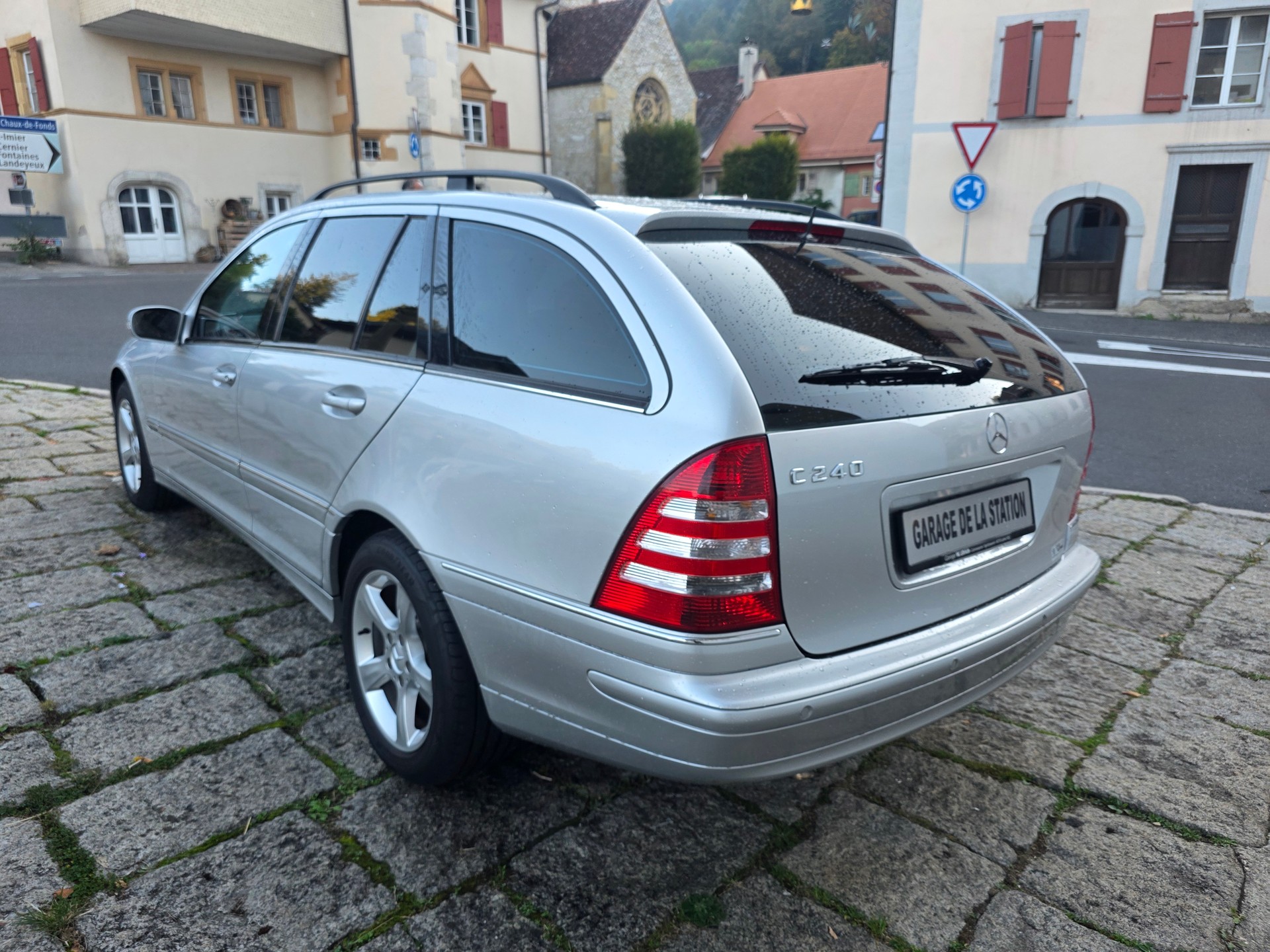 MERCEDES-BENZ C 240 Avantgarde-image-5