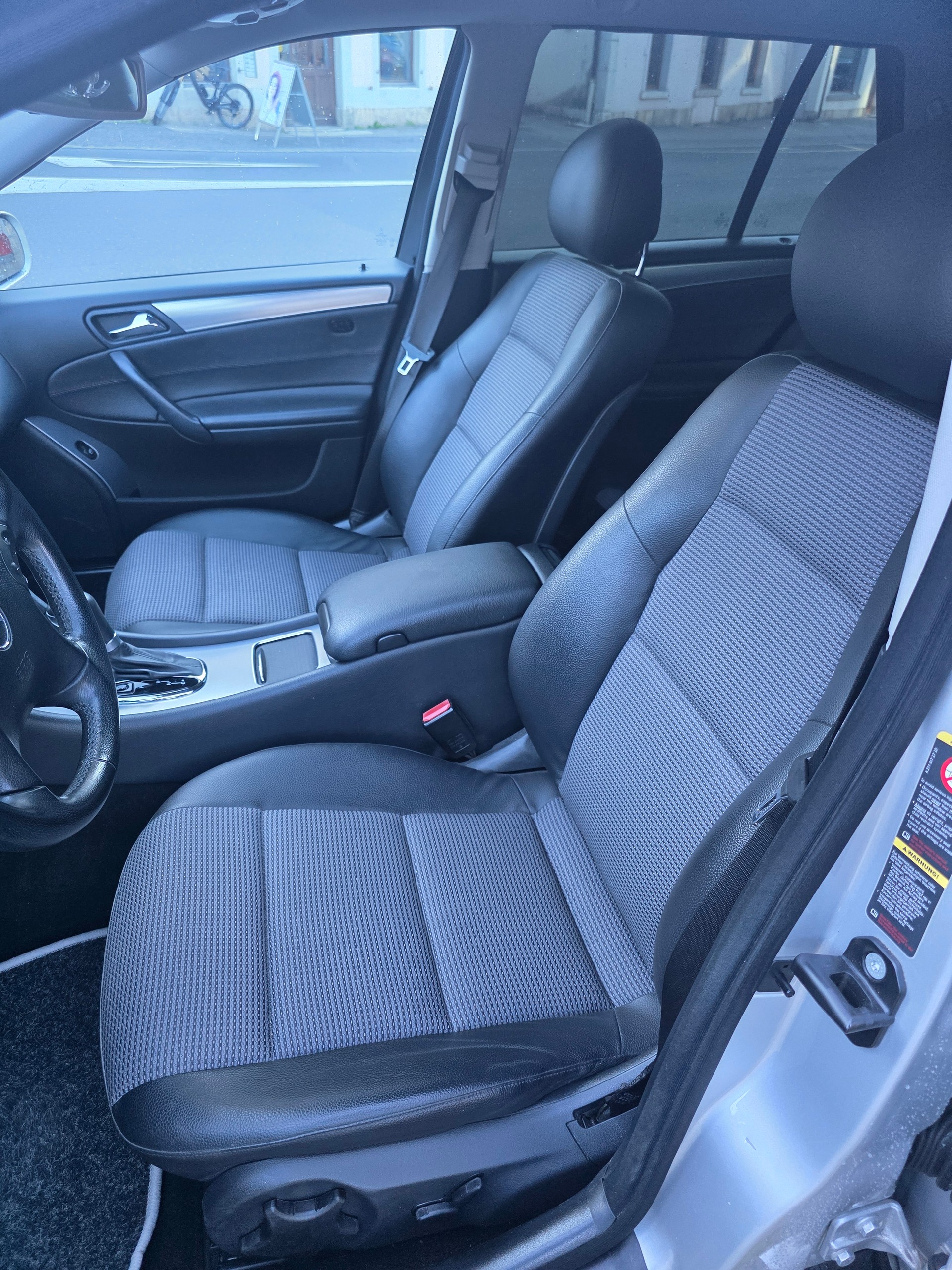 MERCEDES-BENZ C 240 Avantgarde-image-9