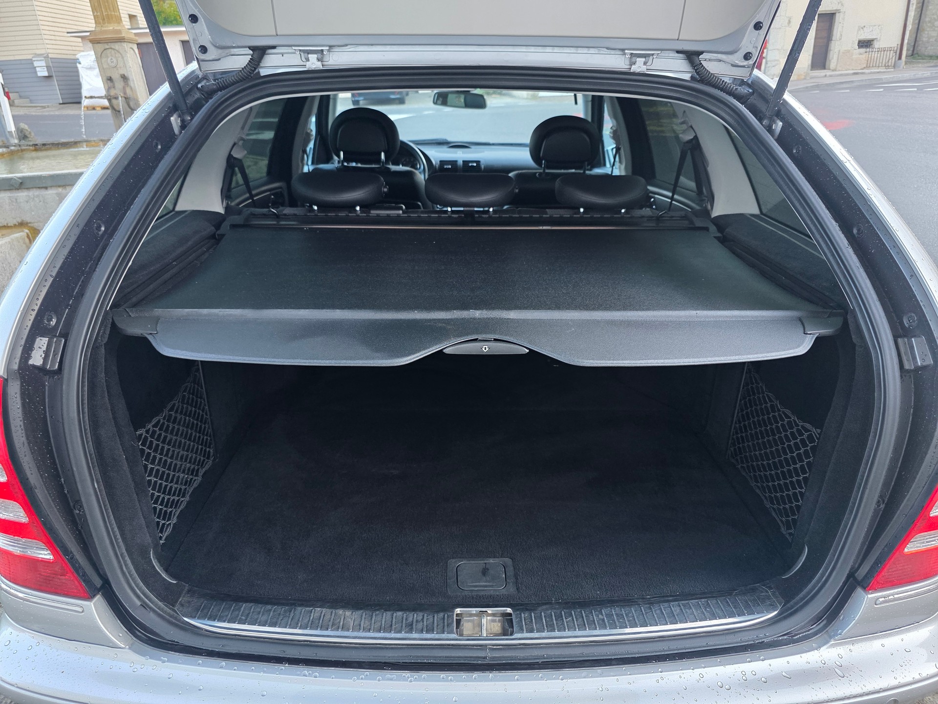 MERCEDES-BENZ C 240 Avantgarde-image-11