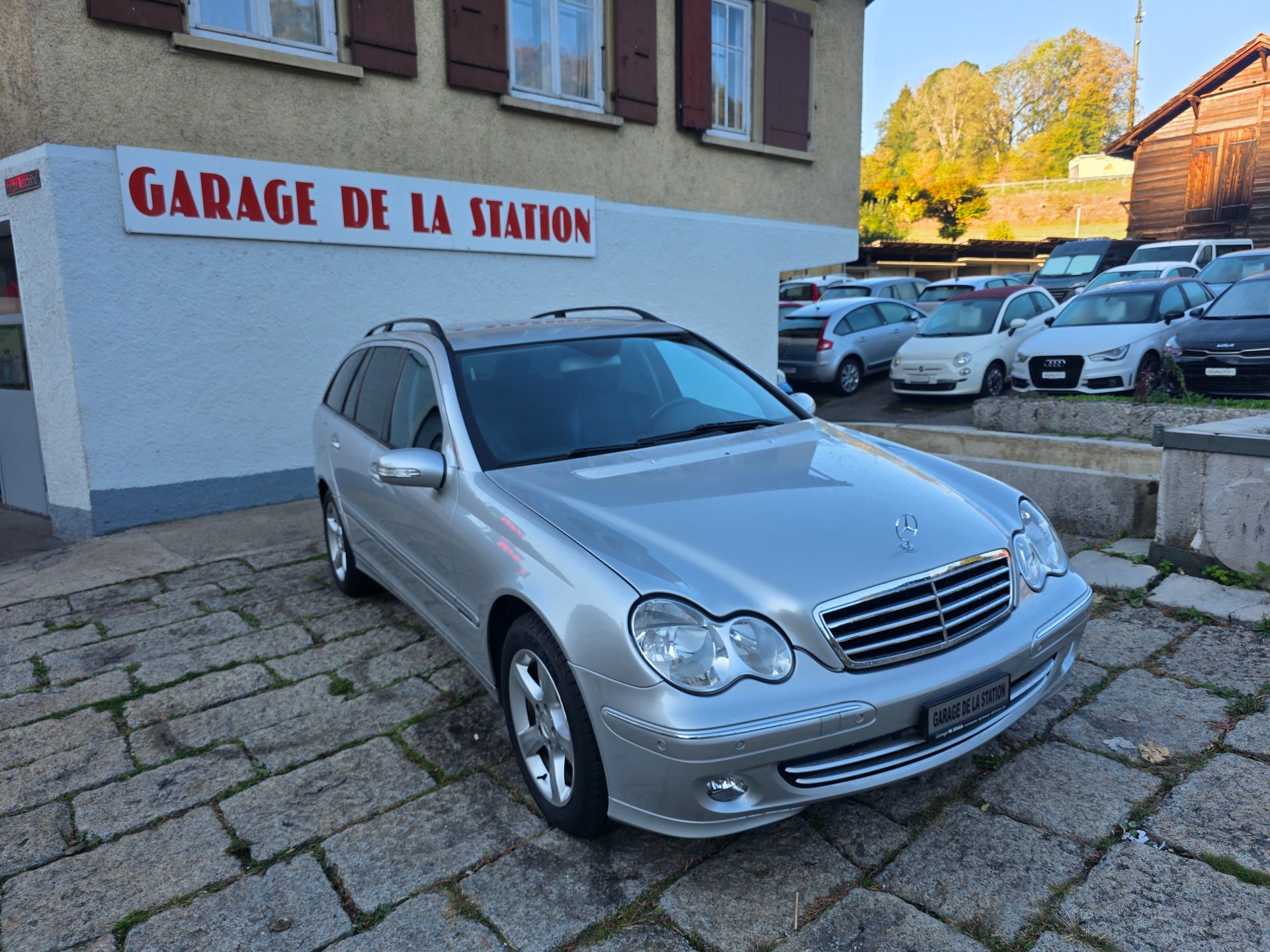 MERCEDES-BENZ C 240 Avantgarde-image-2