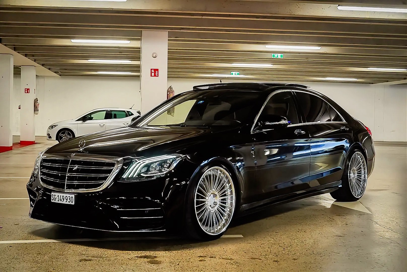 MERCEDES-BENZ S 350 d AMG Line 4matic lang-image-1
