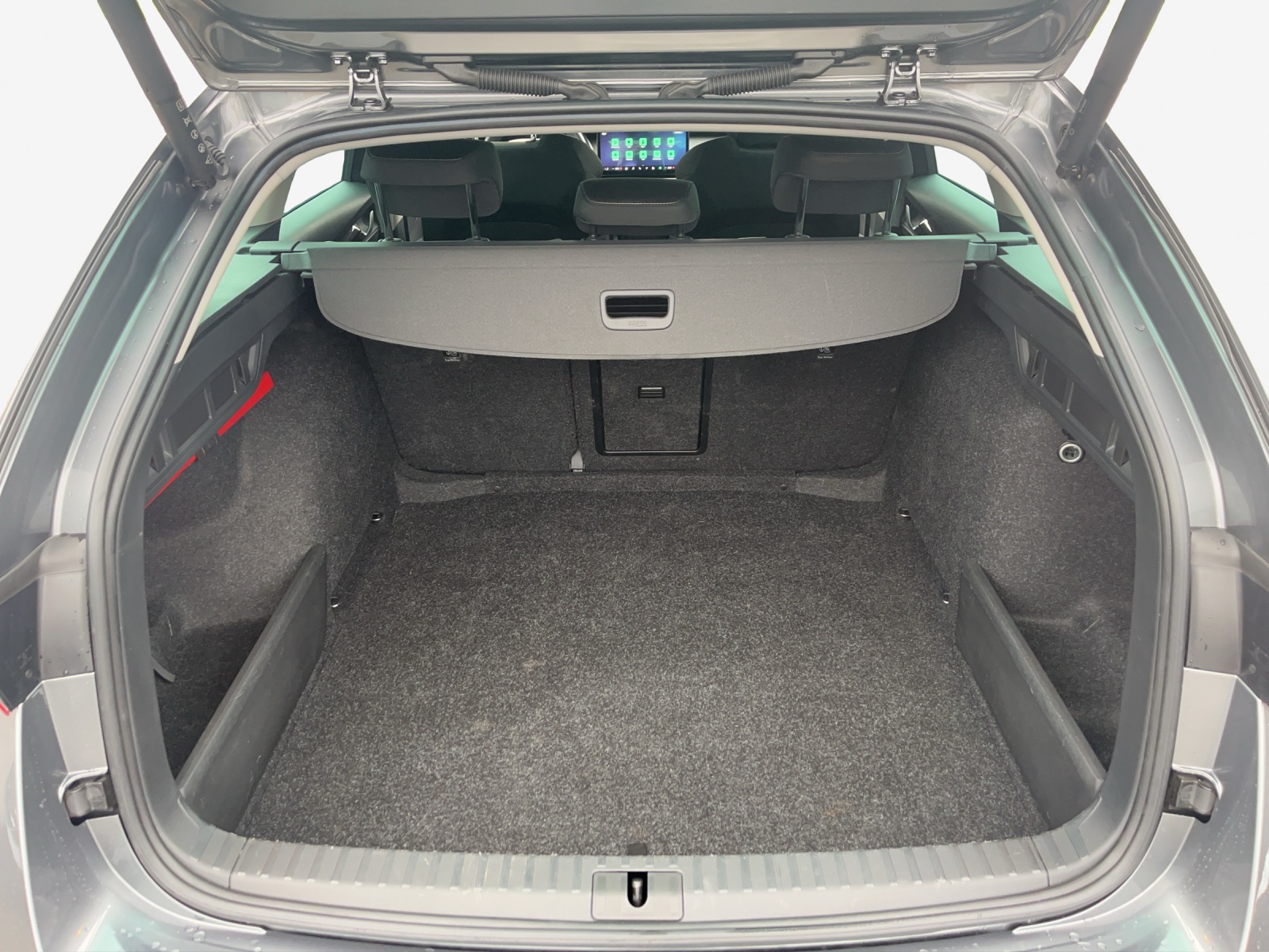 SKODA Octavia Combi 1.5 TSI mHEV DSG Dynamic-image-12