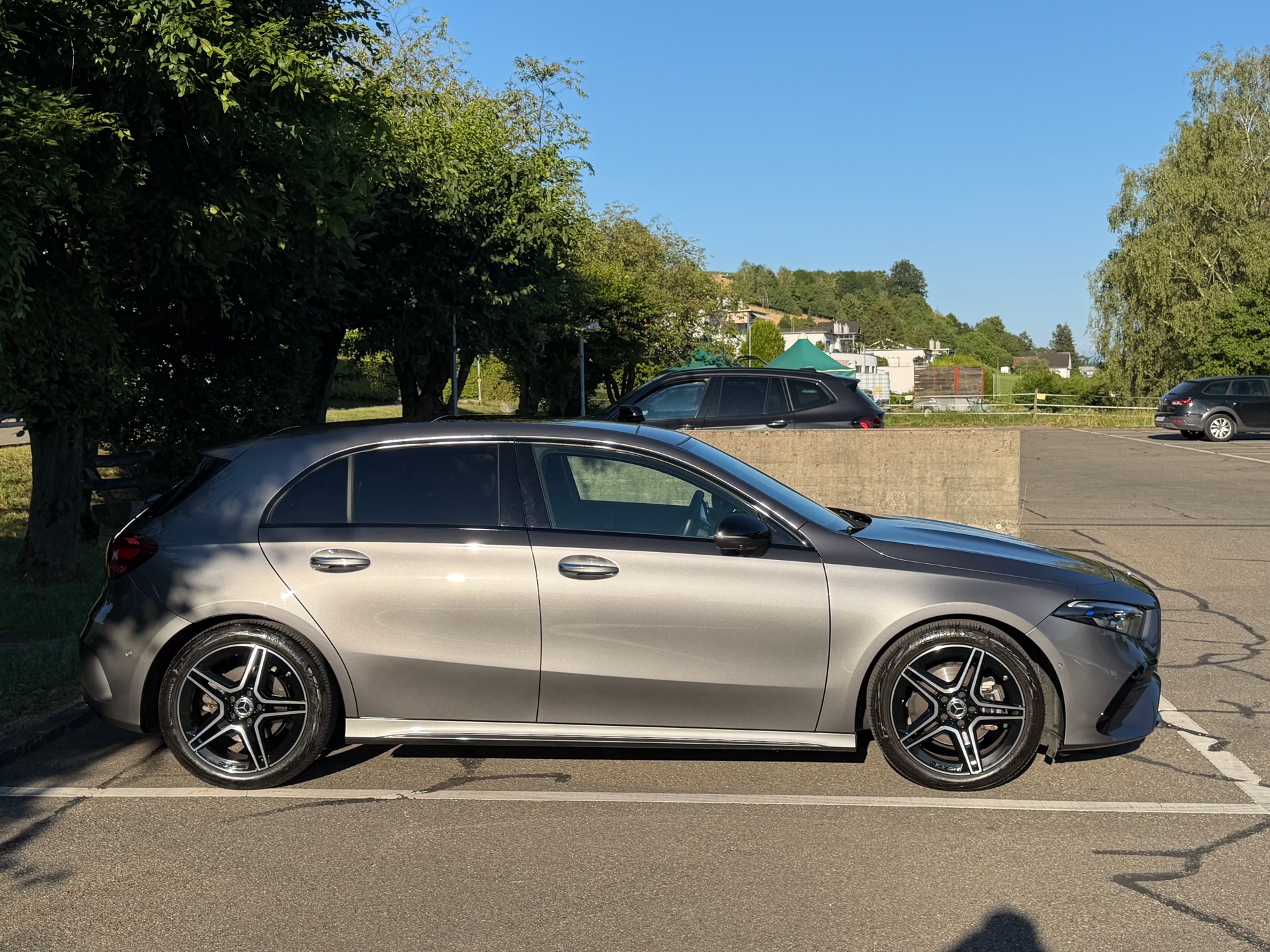 MERCEDES-BENZ A 200 AMG Line-image-1