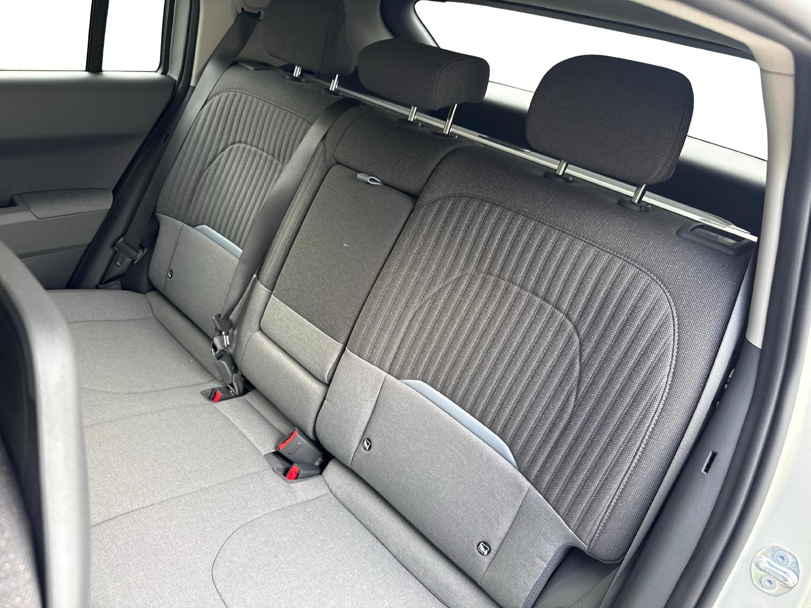 KIA EV3 81,4 kWh Earth 4x4-image-11