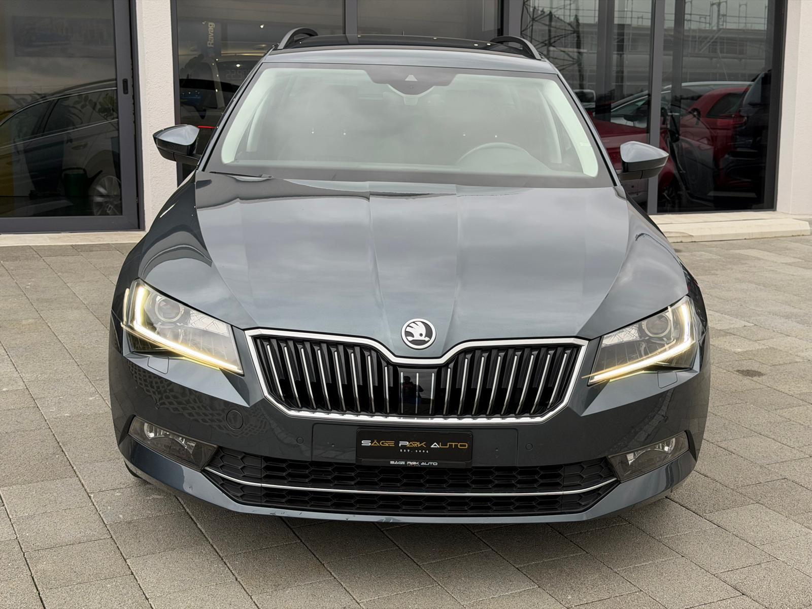 SKODA Superb Combi 1.4 TSI Style 4x4-image-2