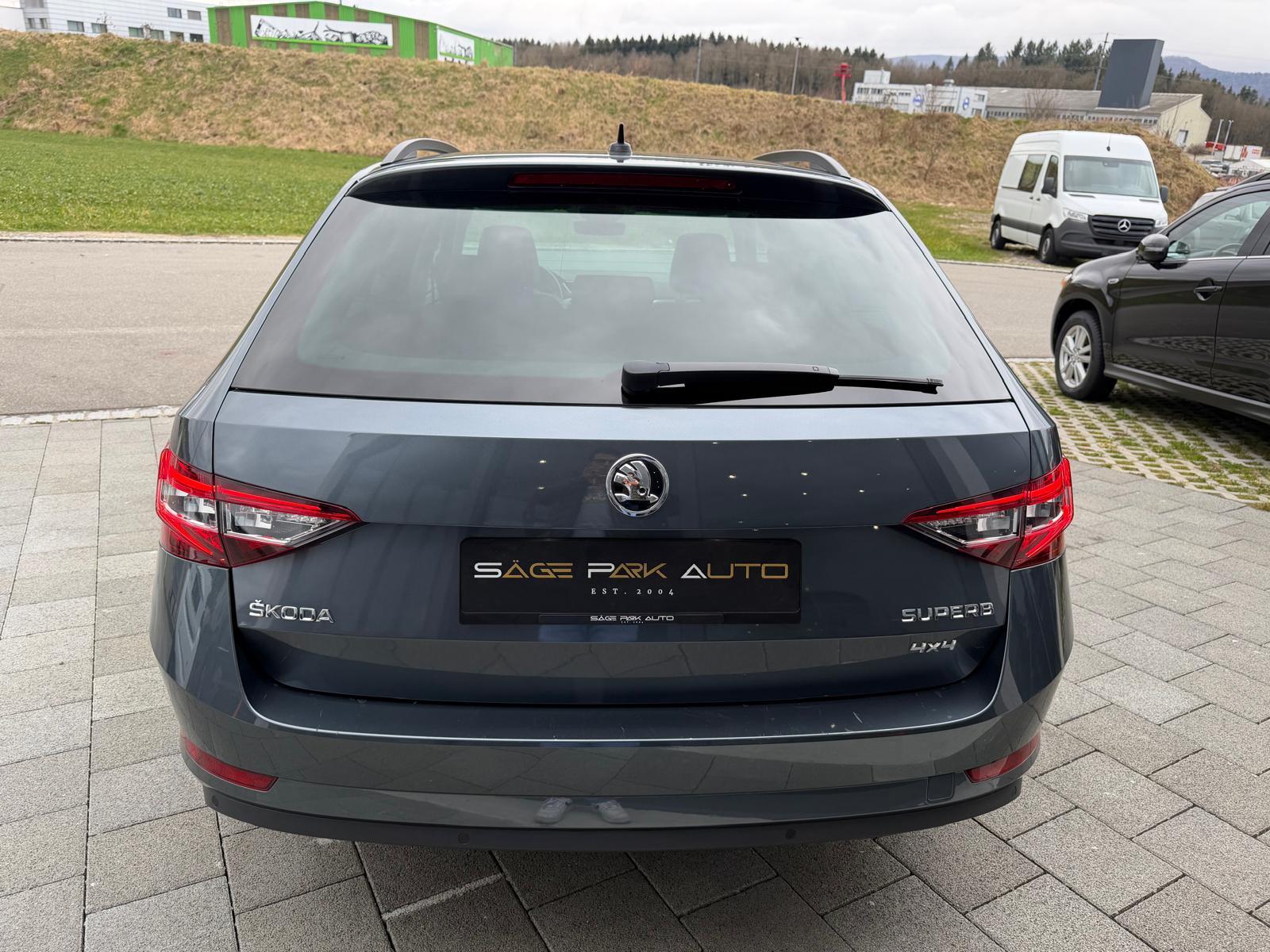 SKODA Superb Combi 1.4 TSI Style 4x4-image-5