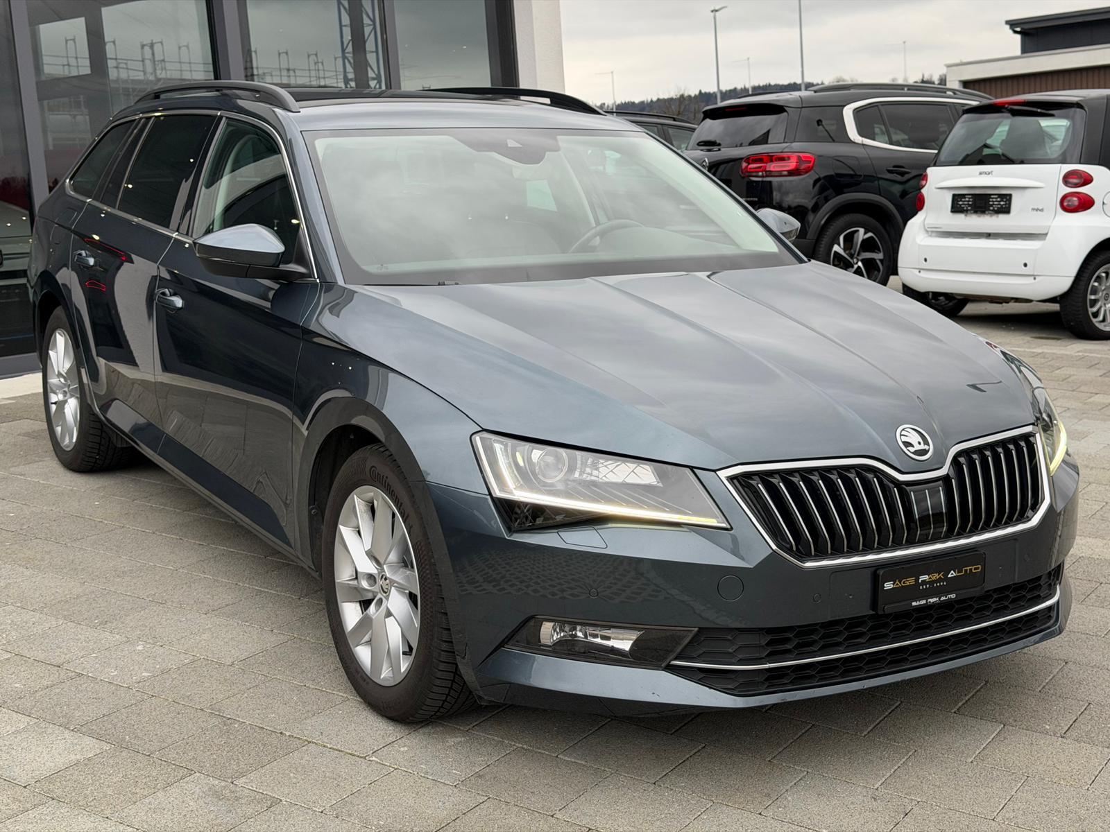 SKODA Superb Combi 1.4 TSI Style 4x4-image-1