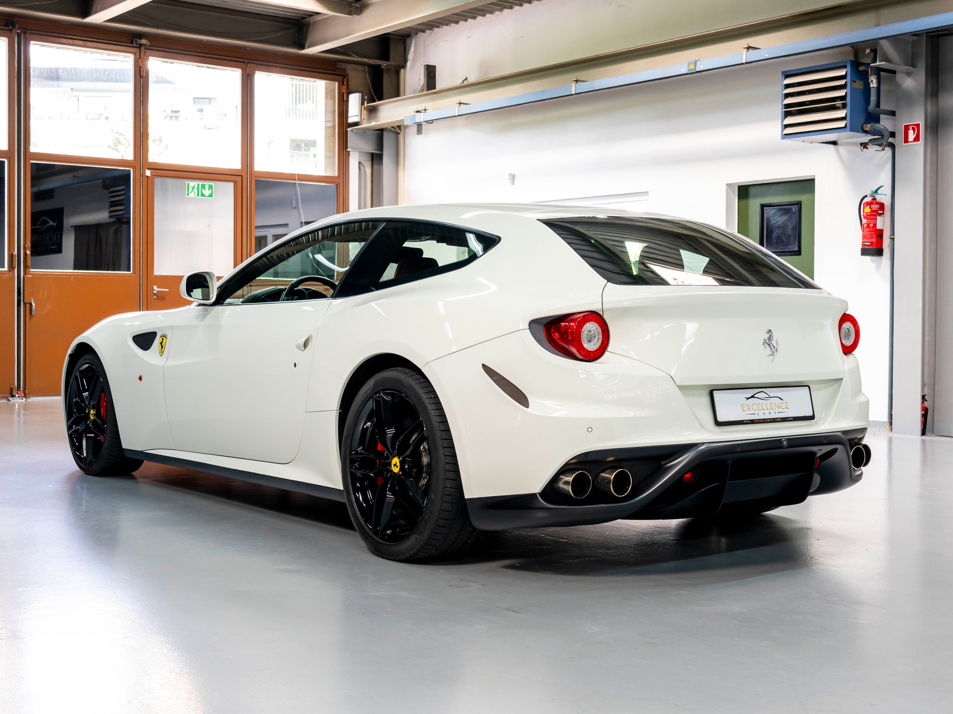 FERRARI FF-image-7