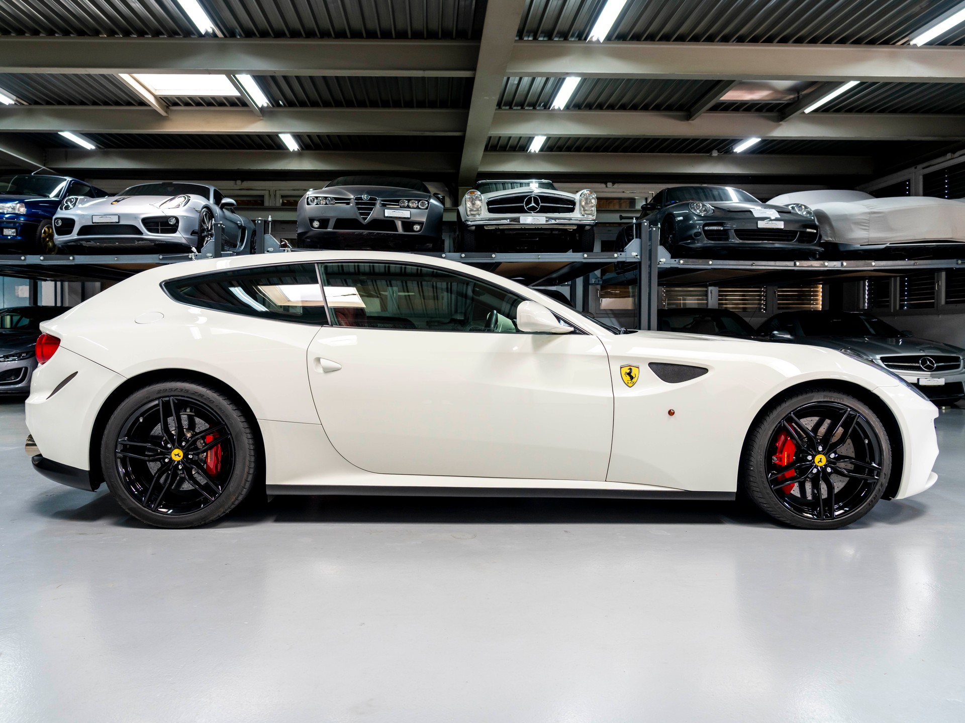 FERRARI FF-image-4