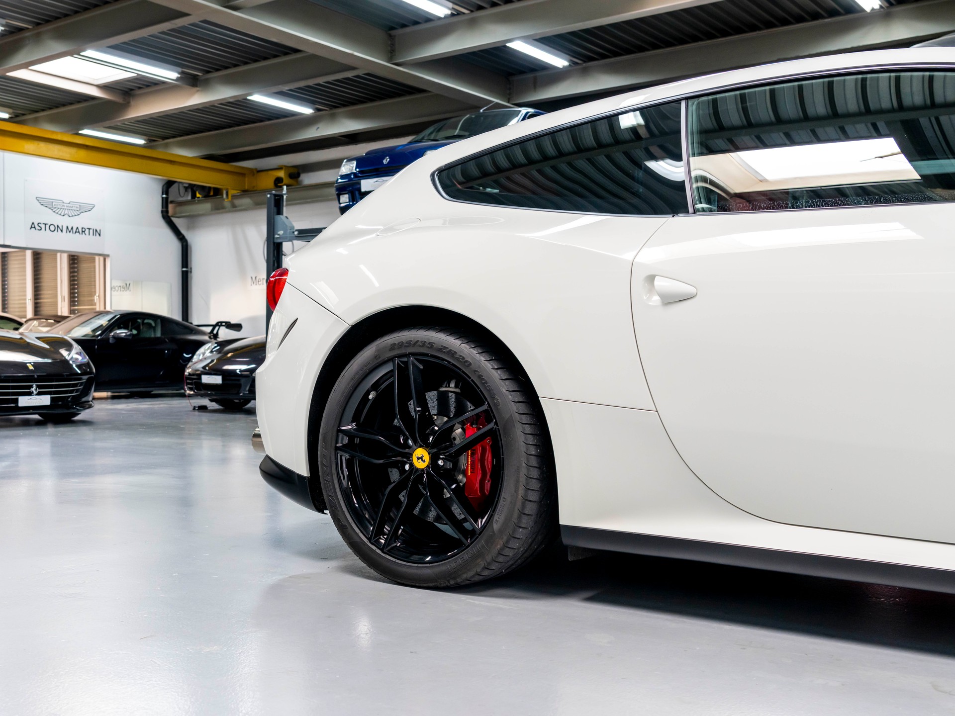 FERRARI FF-image-11