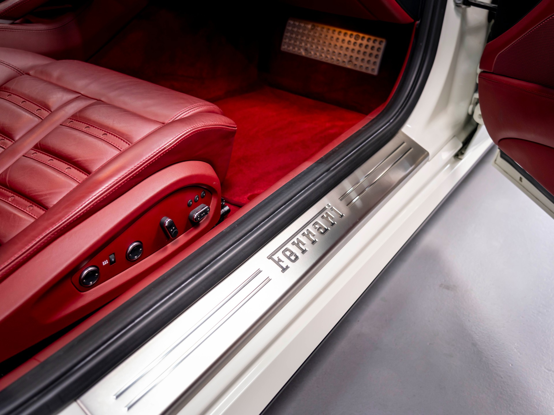 FERRARI FF-image-26