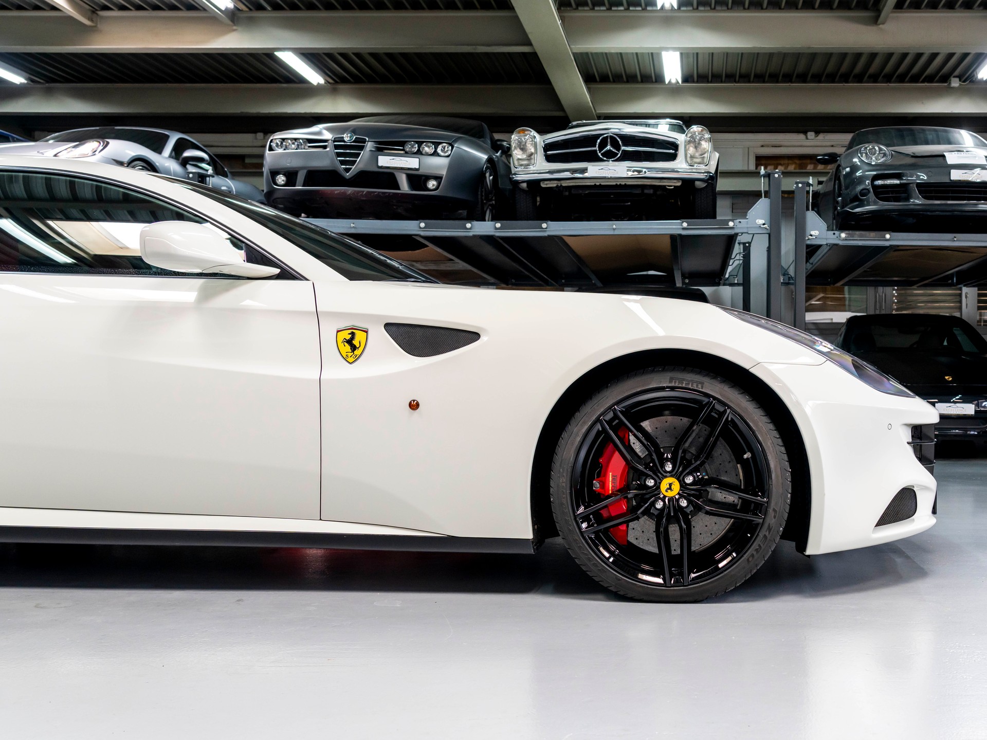 FERRARI FF-image-8