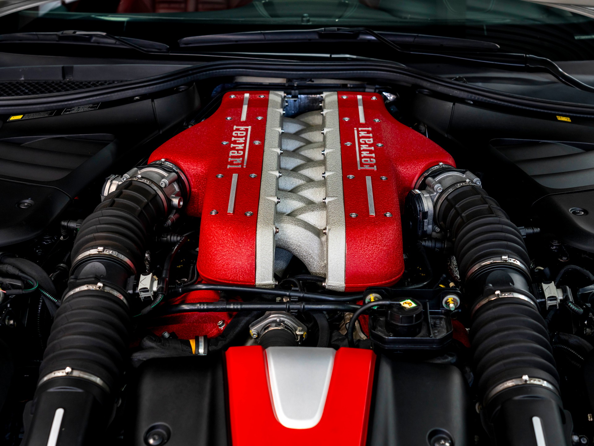 FERRARI FF-image-30