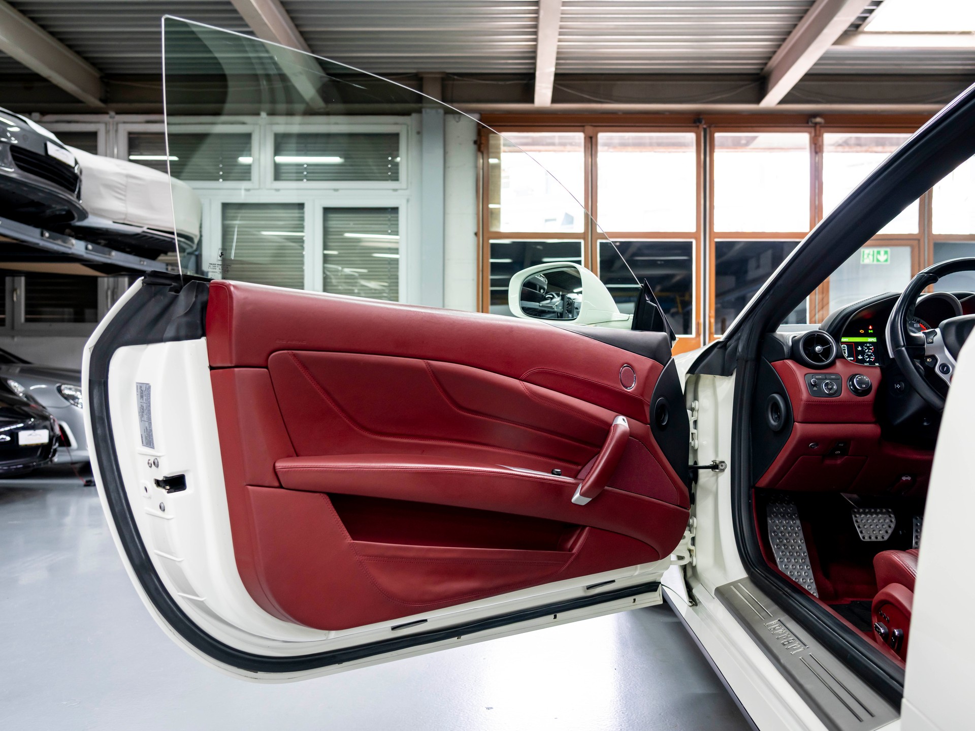 FERRARI FF-image-21