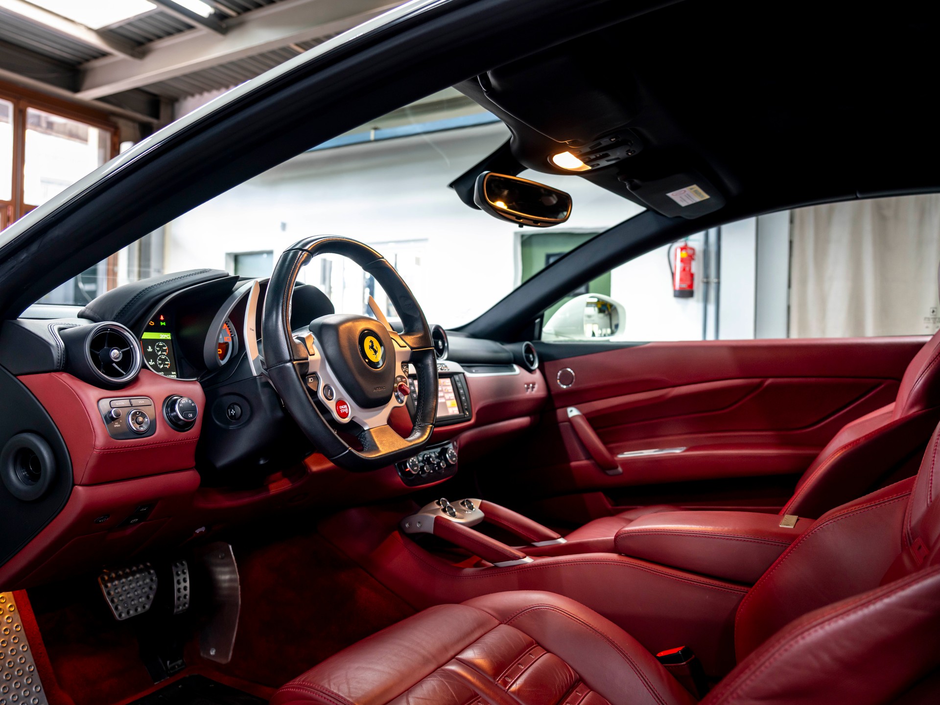 FERRARI FF-image-14