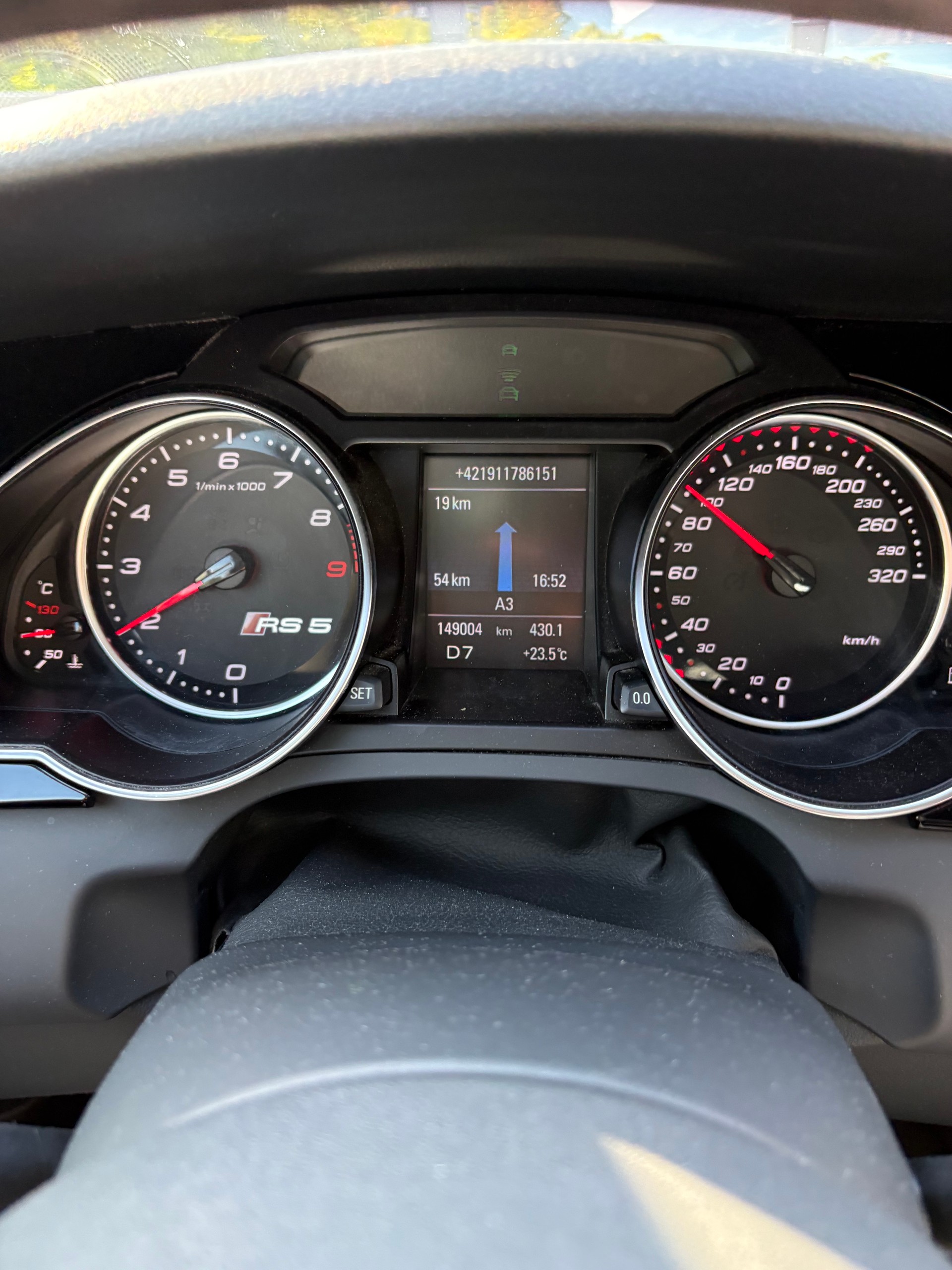 AUDI 4.2 V8 FSI quattro S-Tronic-image-4