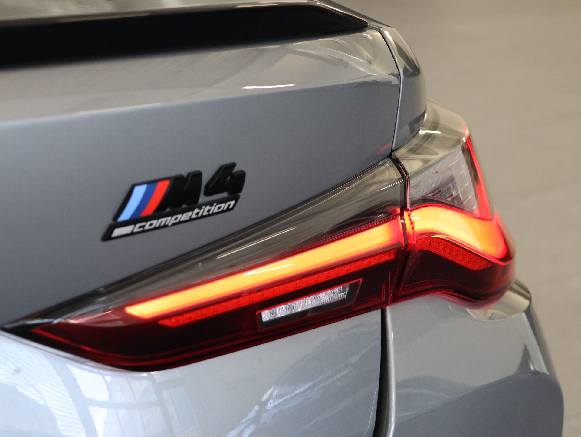 BMW M4 Coupé Competition M xDrive *SKYSCRAPER-GRAU LACKIERUNG*-image-12