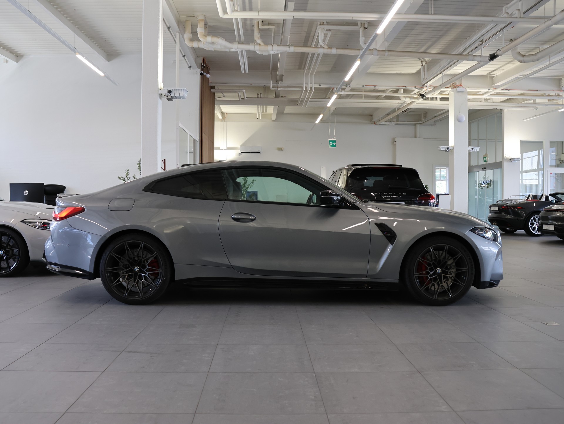 BMW M4 Coupé Competition M xDrive *SKYSCRAPER-GRAU LACKIERUNG*-image-6