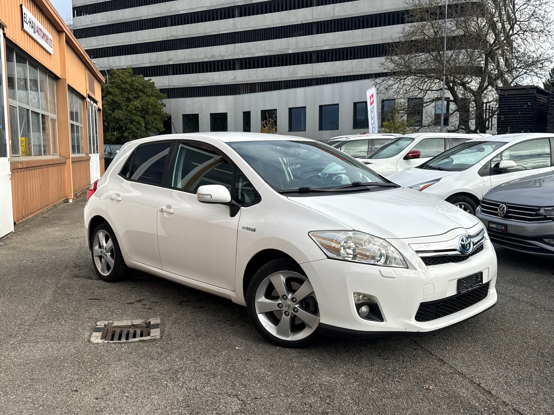 TOYOTA Auris 1.8 16V HSD Linea Sol Premium-image-1
