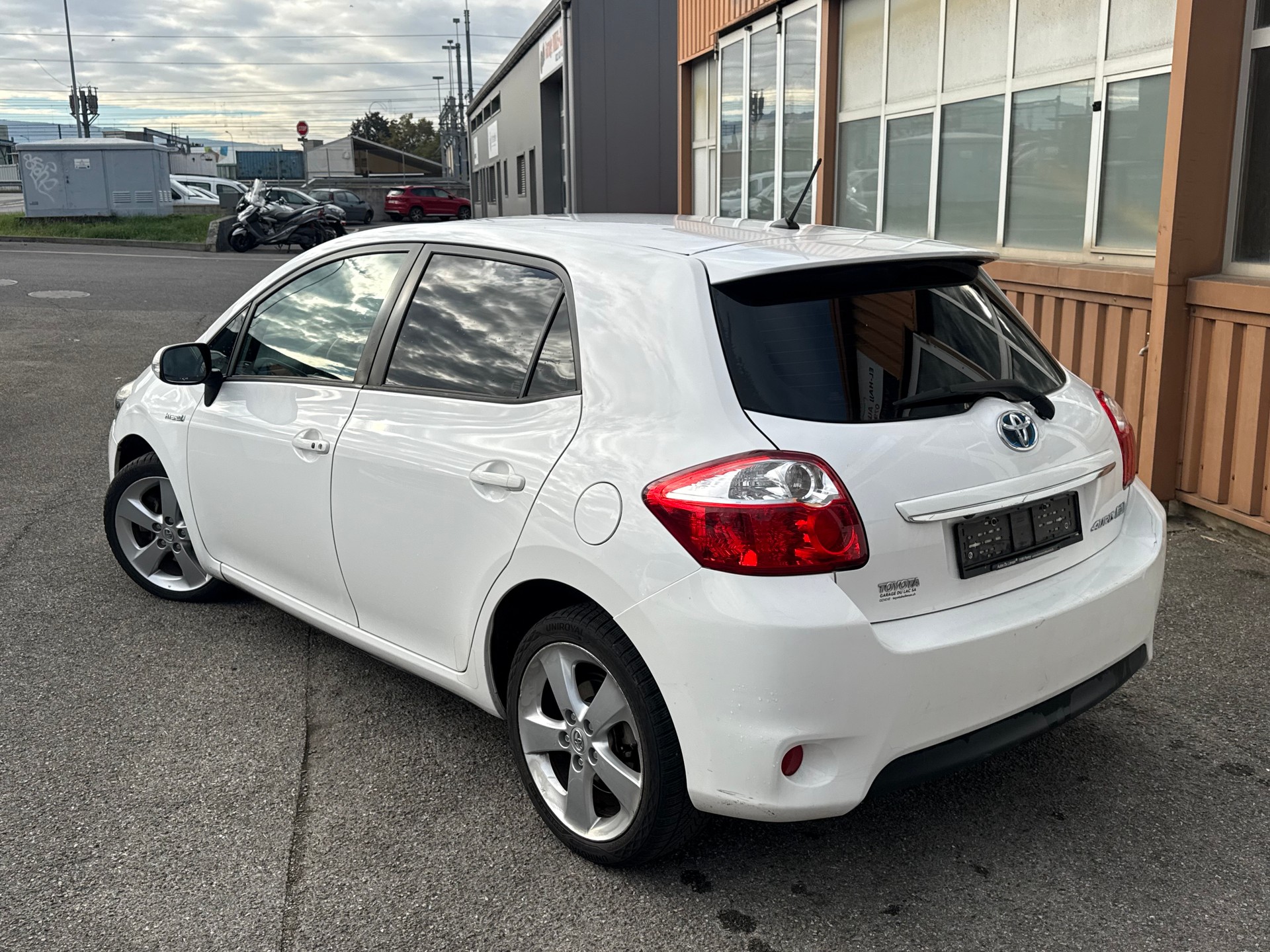 TOYOTA Auris 1.8 16V HSD Linea Sol Premium-image-3