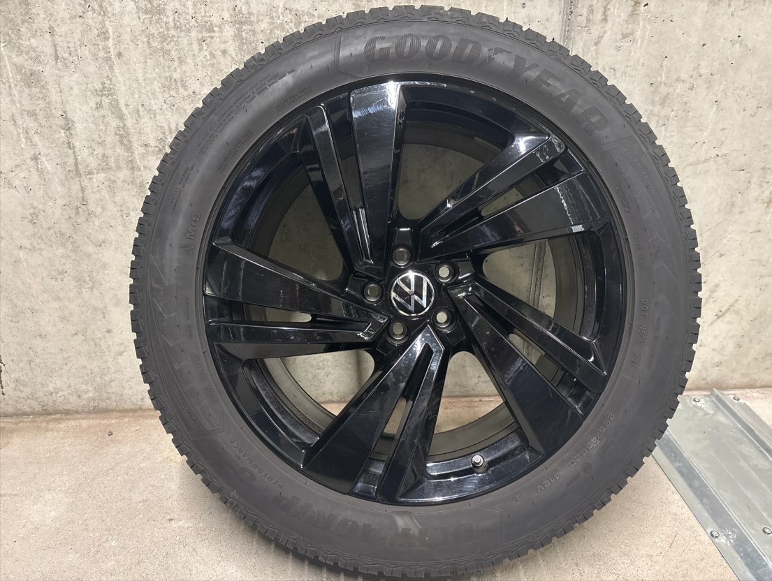 VW Touareg 3.0 TDI R Line Tiptronic mit AHK, Panorama-Ausstell-/Schiebedach, Standheizung & Winterräder-image-32