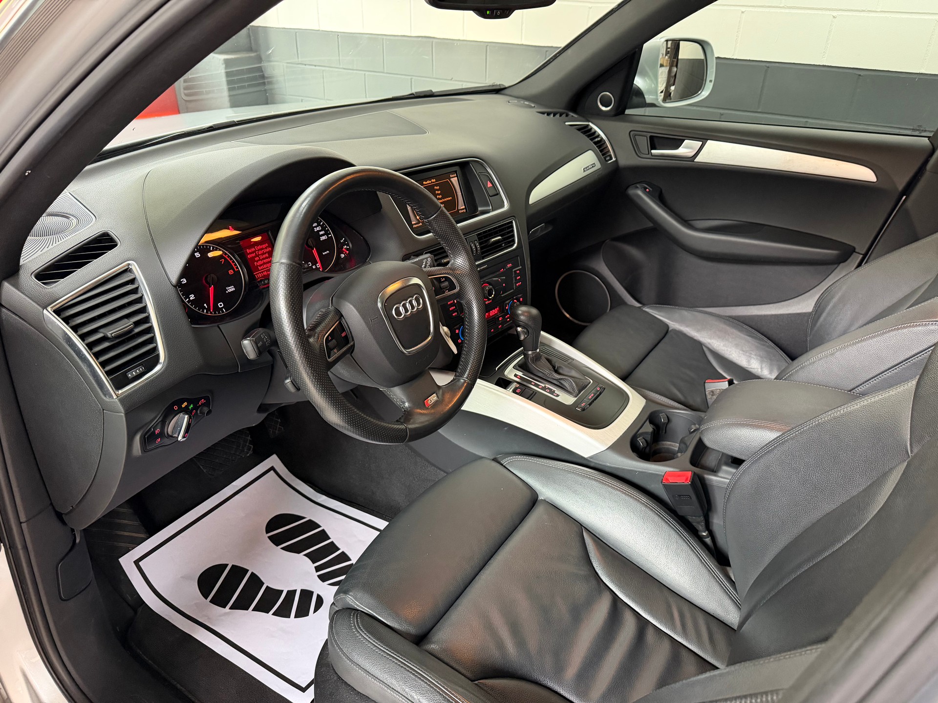 AUDI Q5 2.0 TFSI quattro S-tronic //NEU AB MFK!-image-9