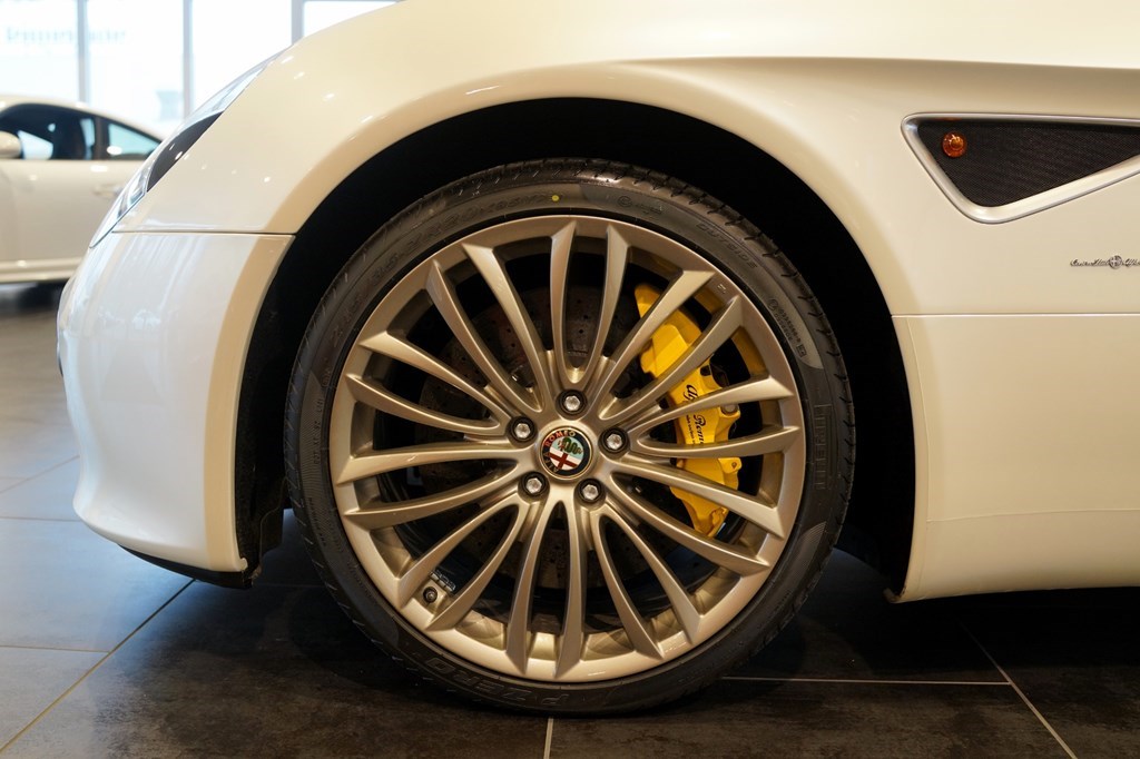 ALFA ROMEO 8C Competizione Spider-image-7