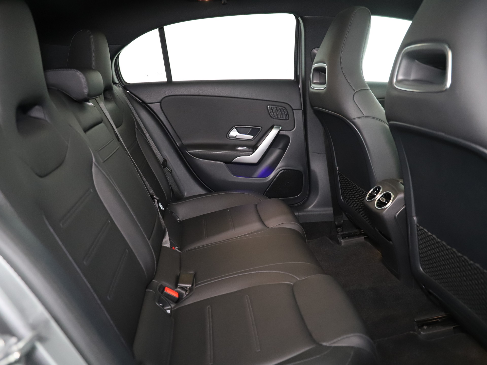 MERCEDES-BENZ A 200 Progressive-image-11