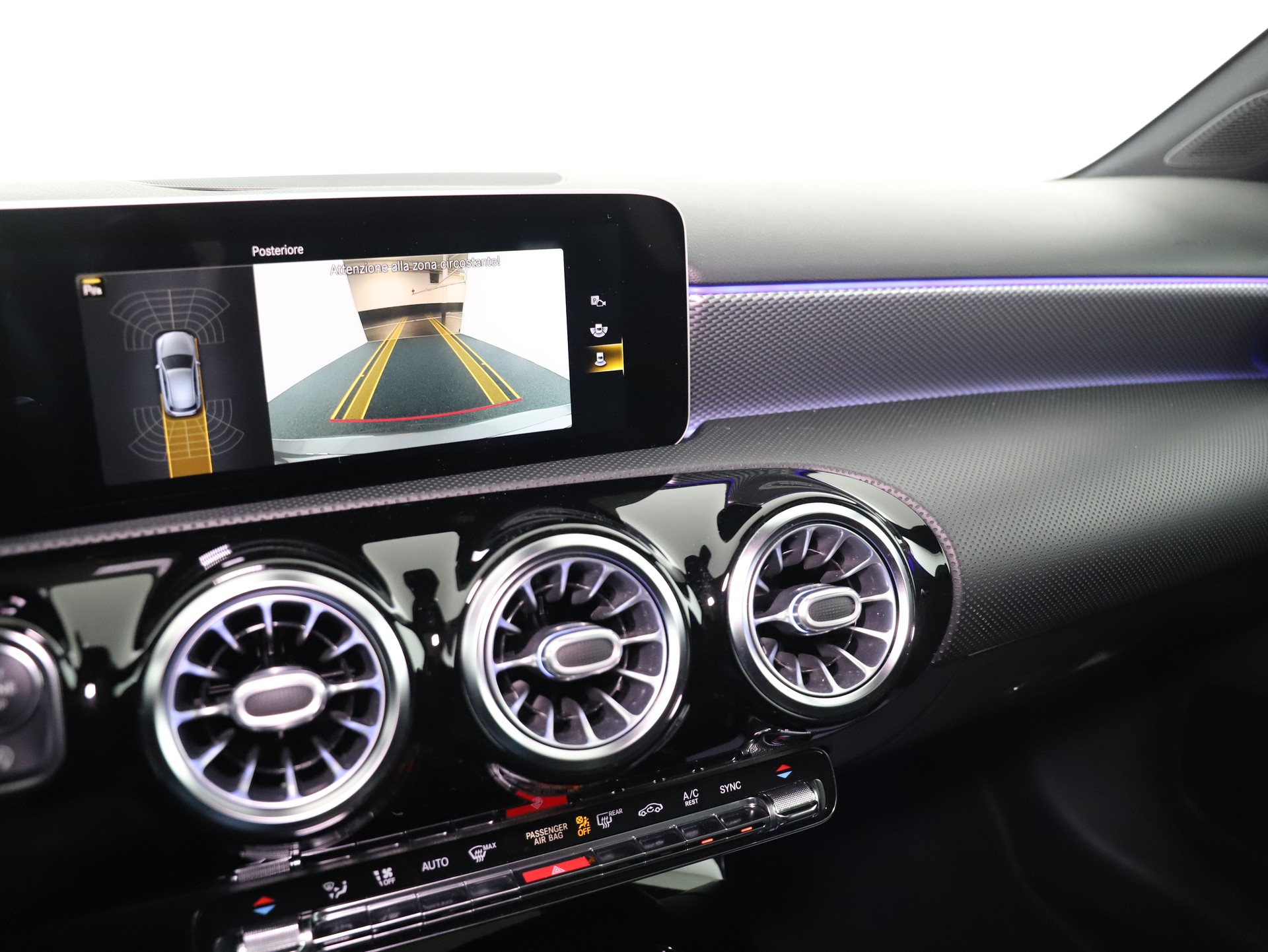 MERCEDES-BENZ A 200 Progressive-image-14
