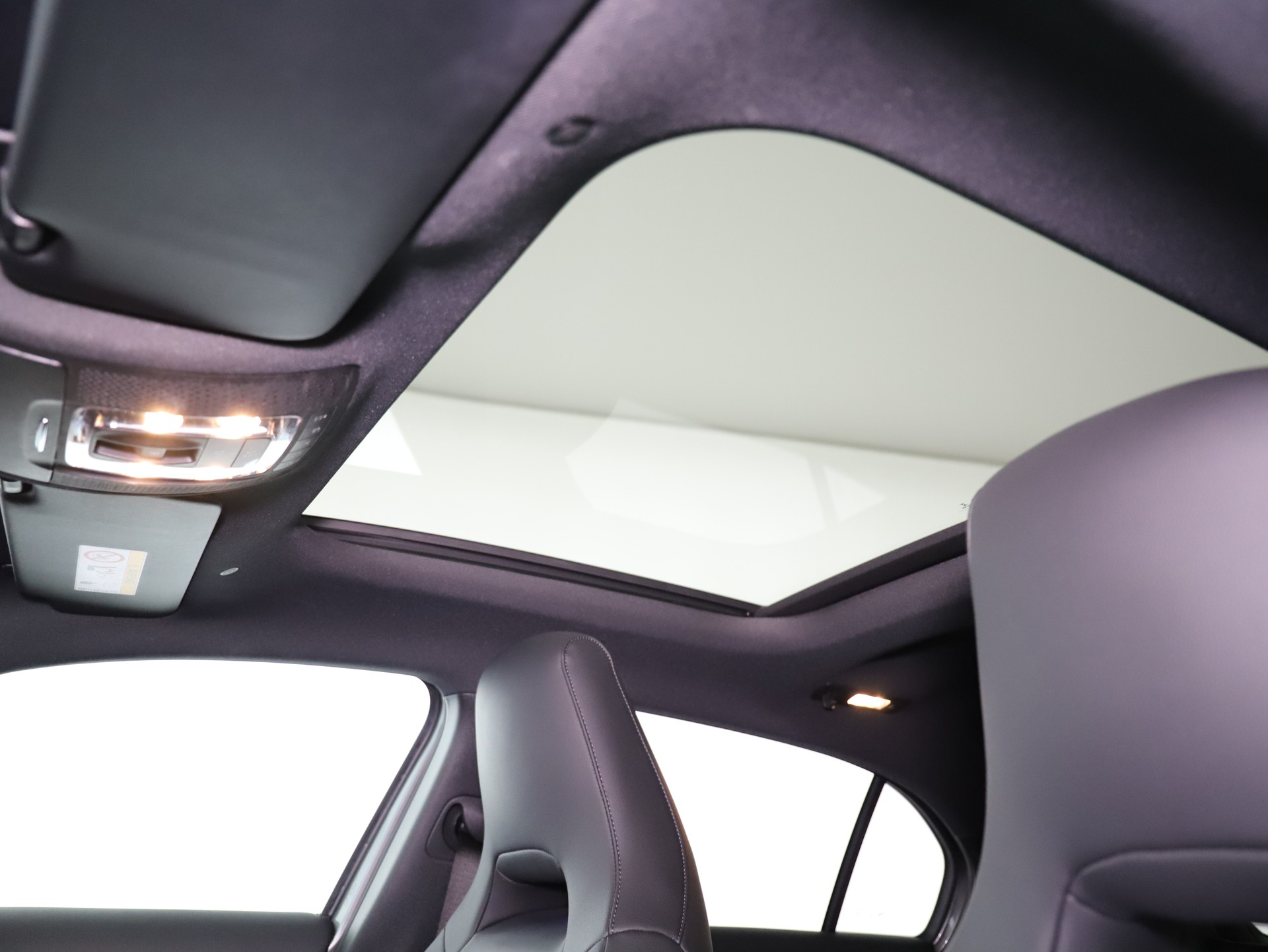 MERCEDES-BENZ A 200 Progressive-image-13