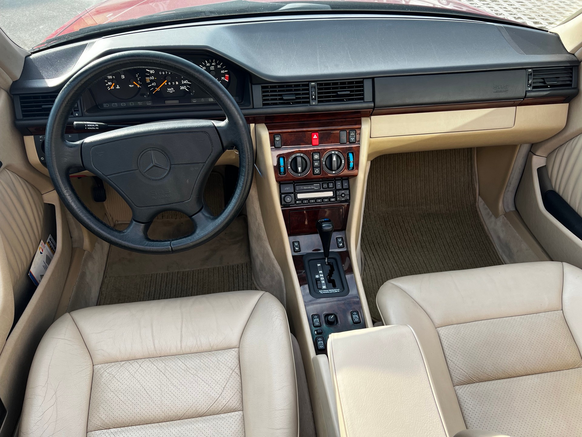 MERCEDES-BENZ E 320 Cabrio *SPORTLINE*-image-16