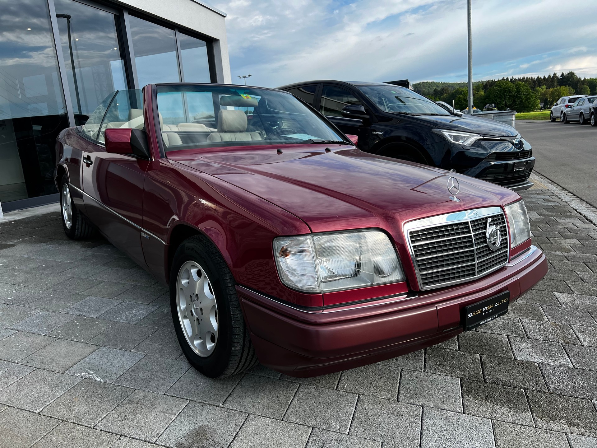 MERCEDES-BENZ E 320 Cabrio *SPORTLINE*-showroom-element-3