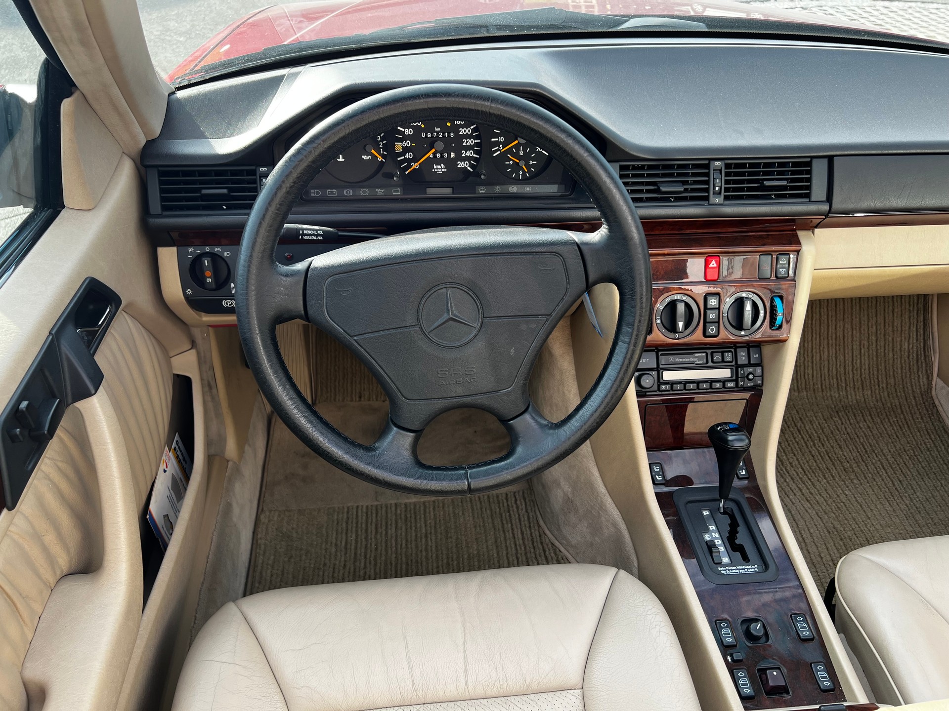 MERCEDES-BENZ E 320 Cabrio *SPORTLINE*-image-15