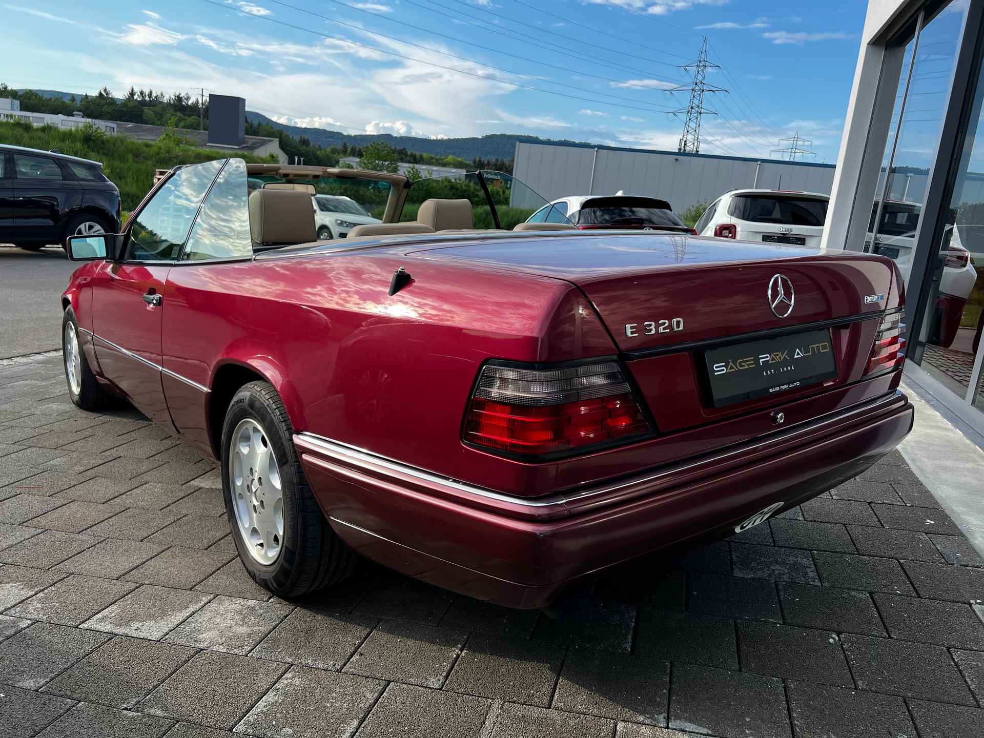 MERCEDES-BENZ E 320 Cabrio *SPORTLINE*-image-9