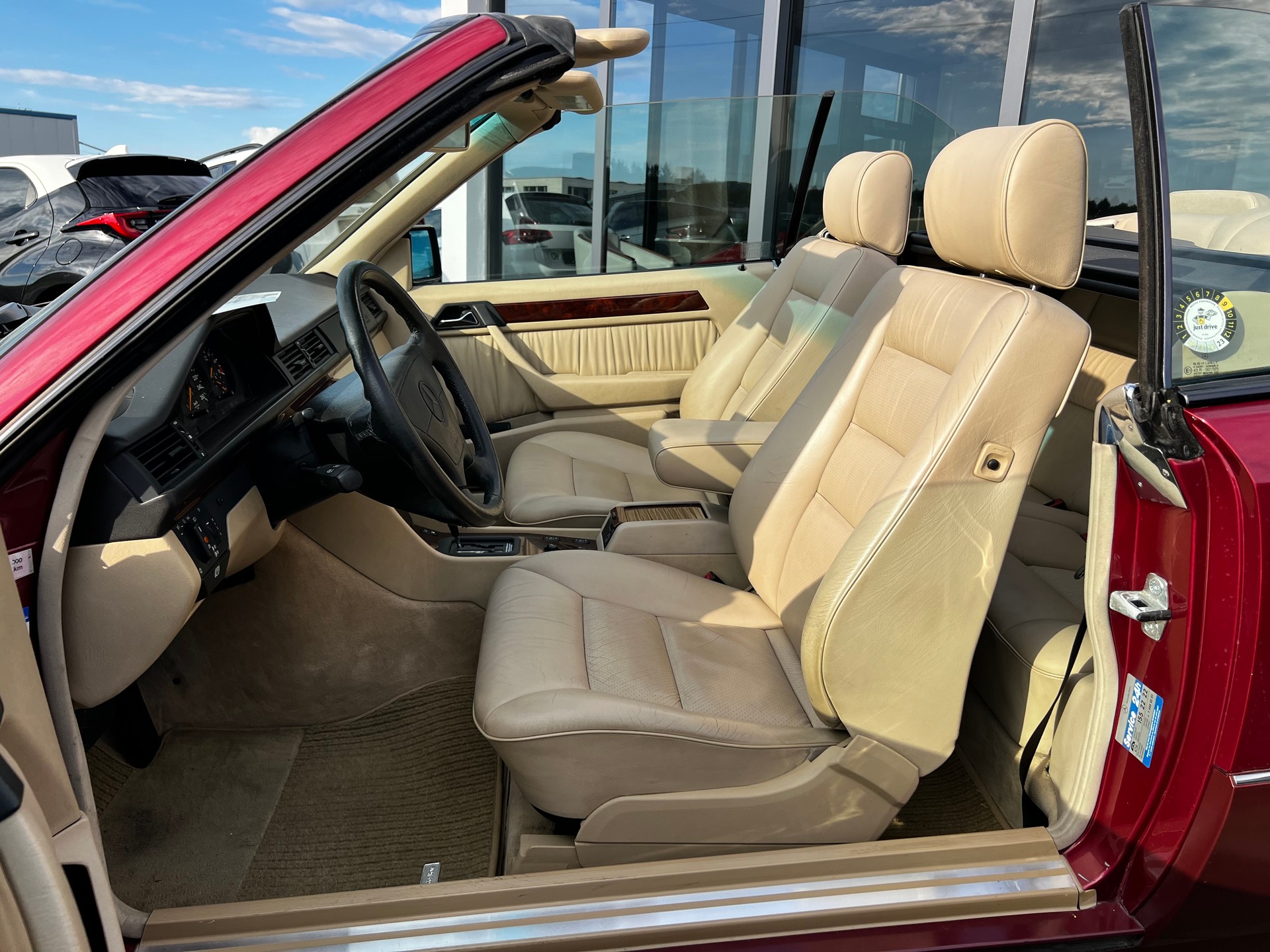 MERCEDES-BENZ E 320 Cabrio *SPORTLINE*-image-12