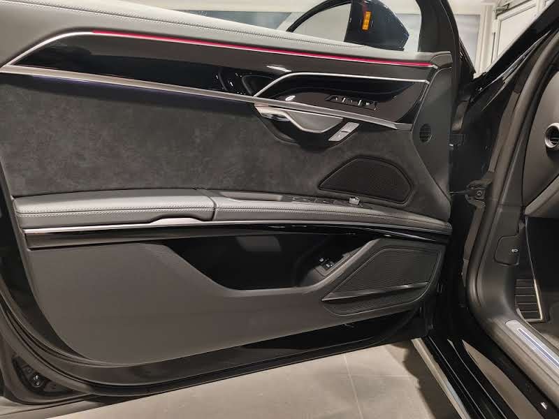 AUDI A8 60 TFSI e quattro tiptronic-image-3
